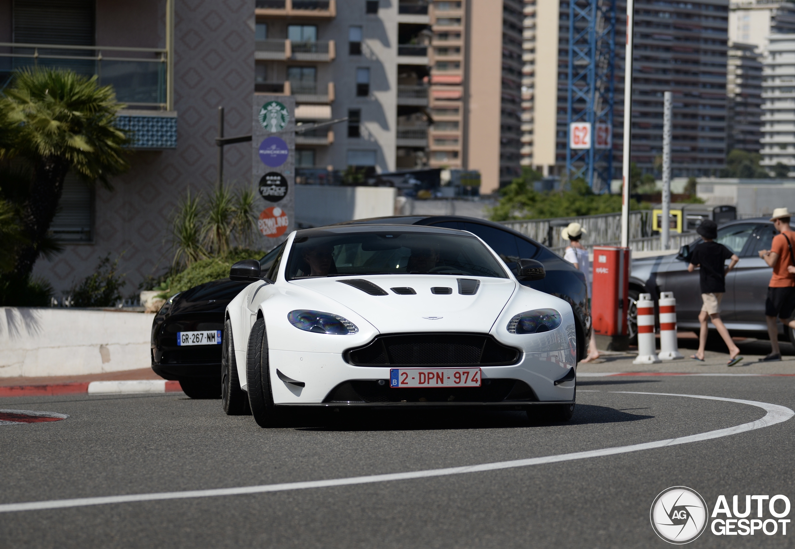 Aston Martin V12 Vantage S AMR