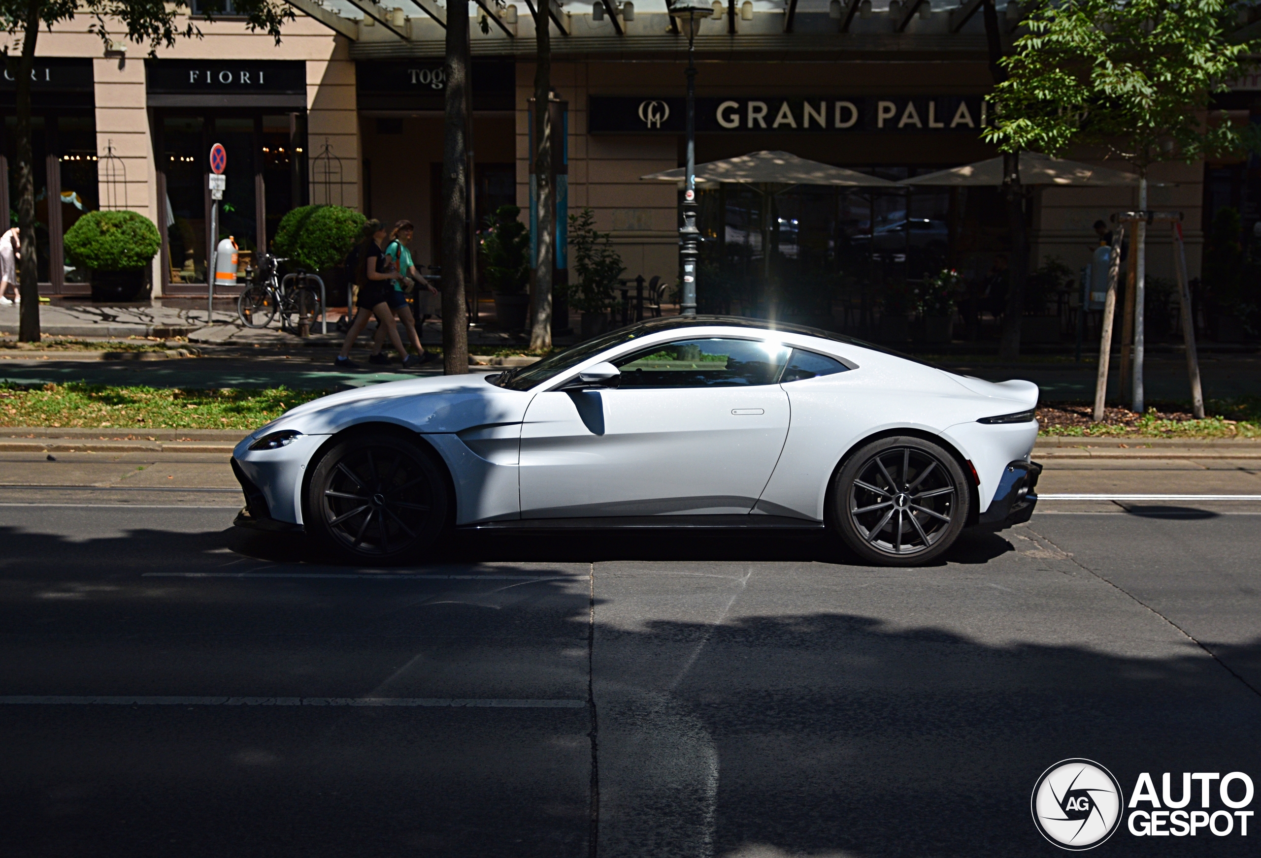 Aston Martin V8 Vantage 2018