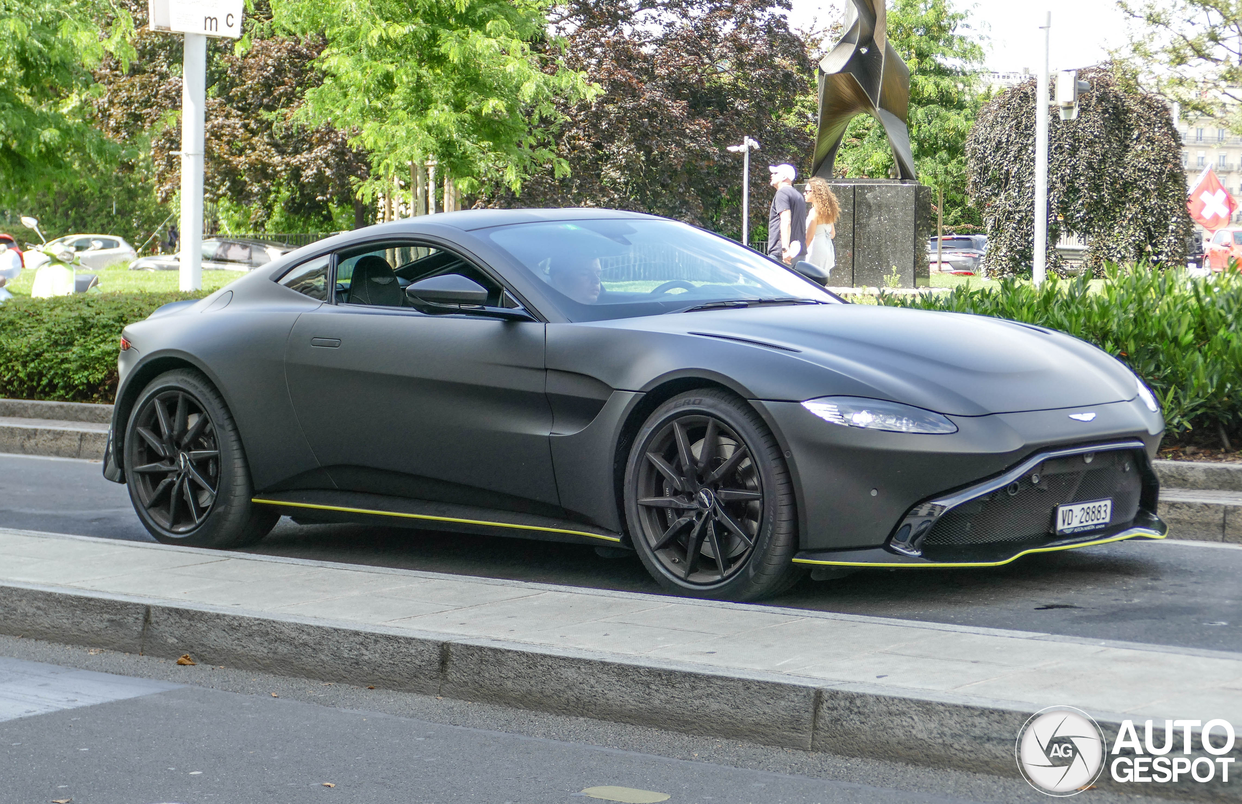 Aston Martin V8 Vantage 2018