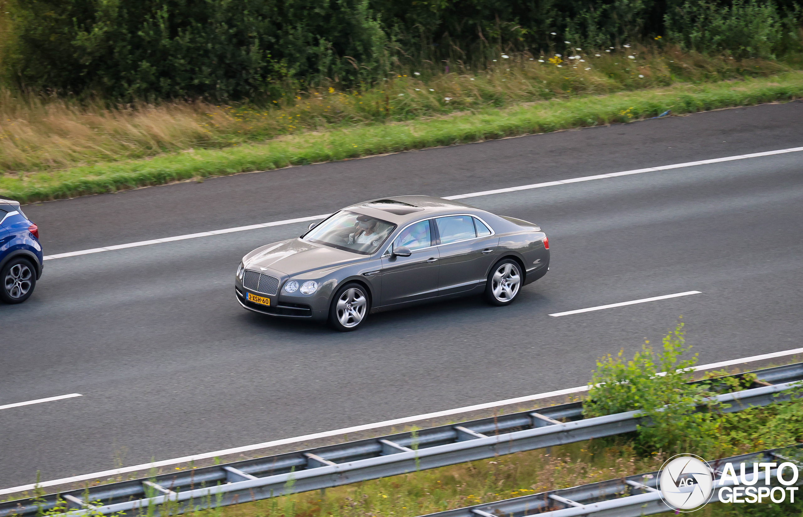 Bentley Flying Spur V8