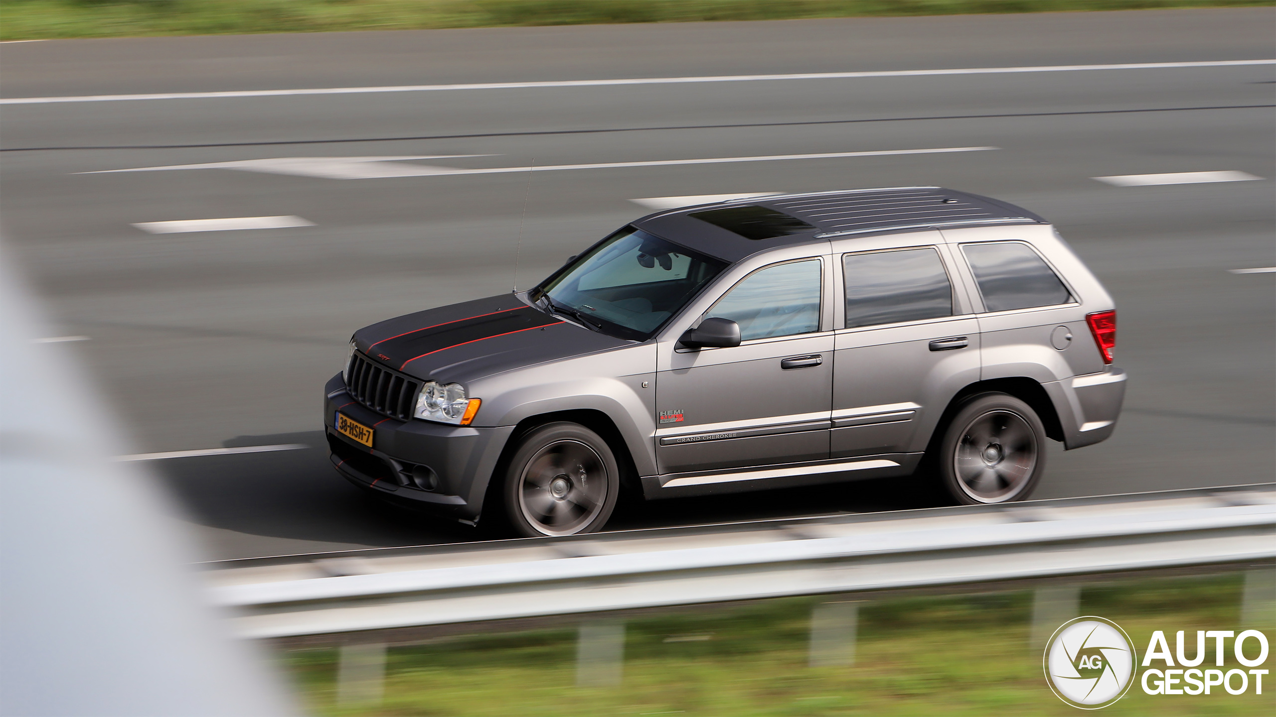 Jeep Grand Cherokee SRT-8 2005