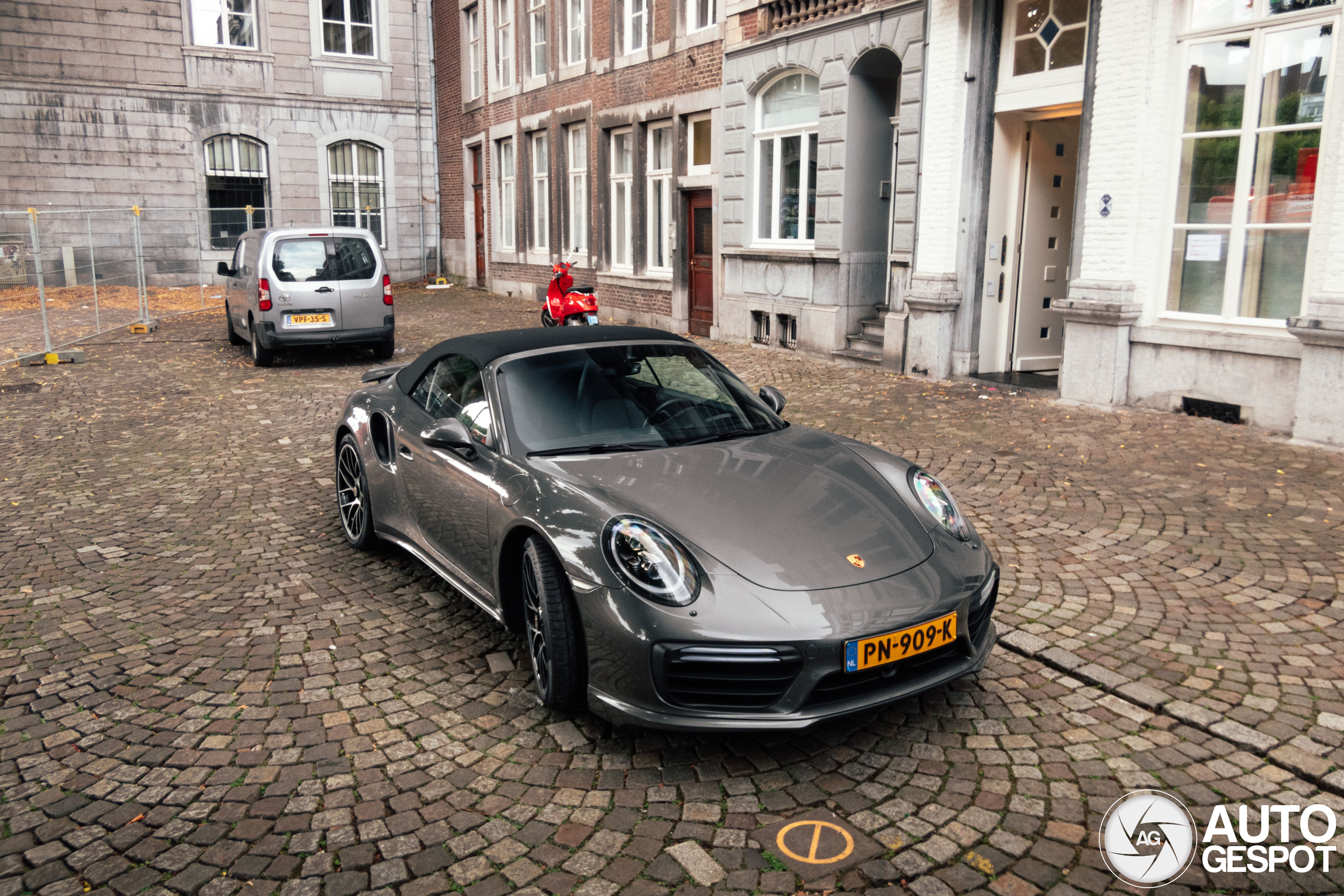 Porsche 991 Turbo S Cabriolet MkII