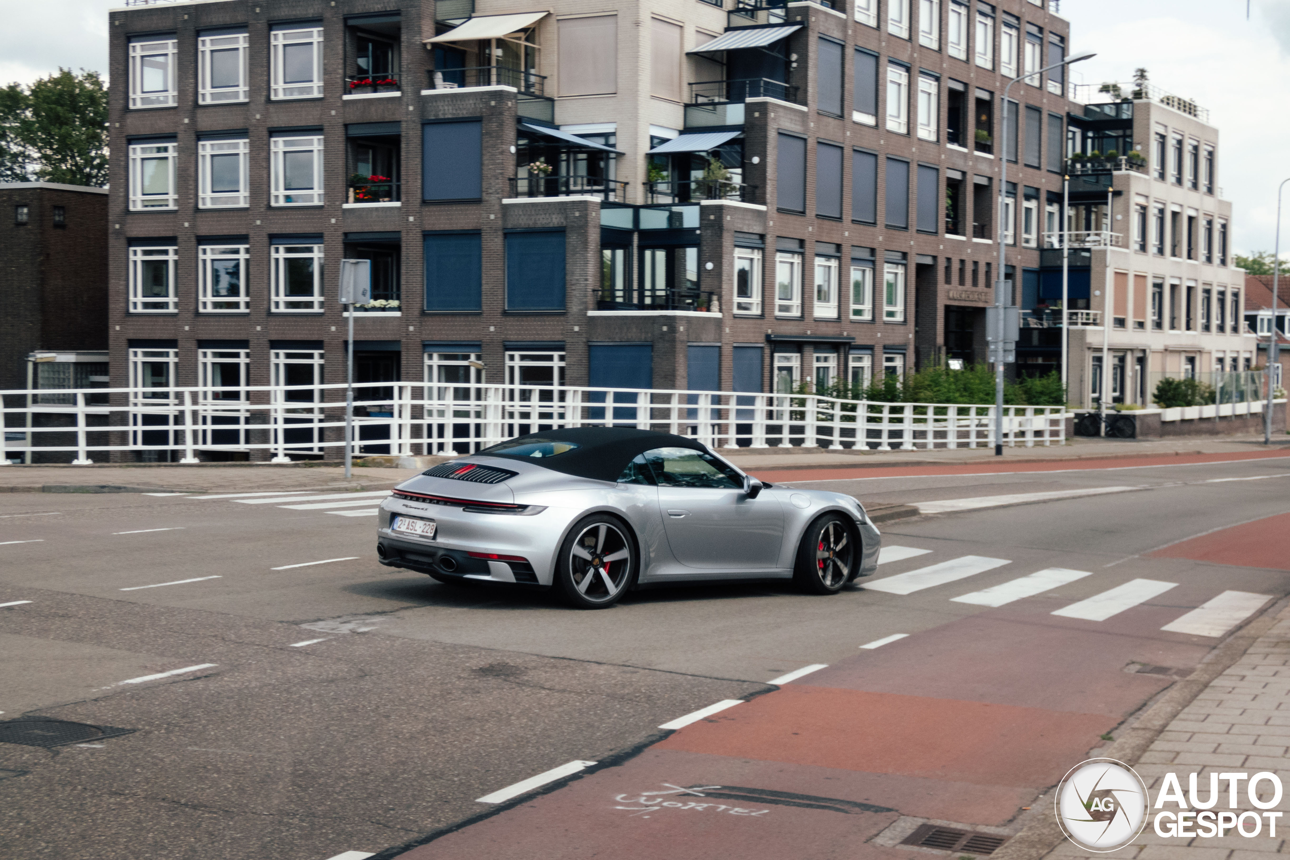 Porsche 992 Carrera 4S Cabriolet