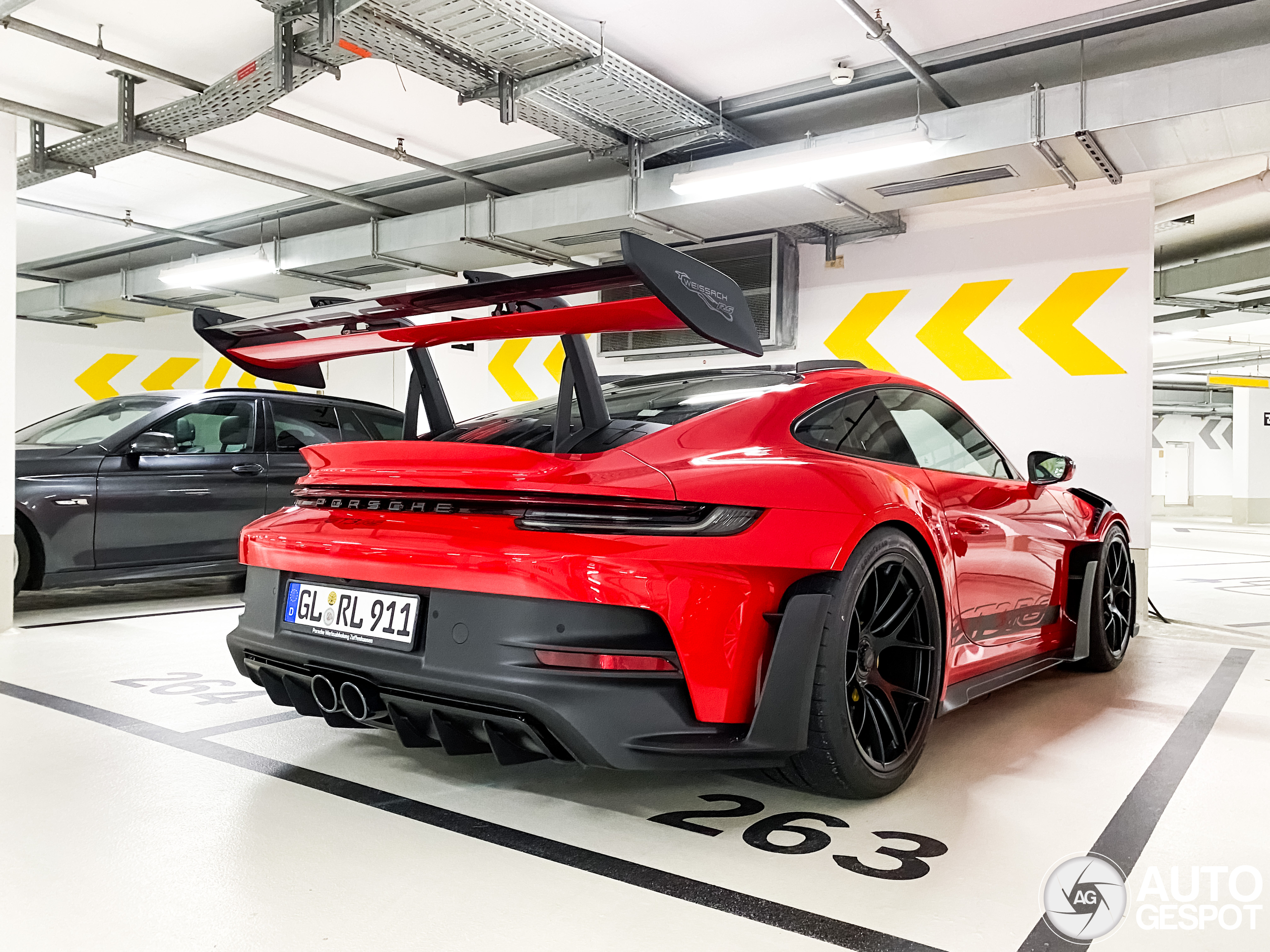 Porsche 992 GT3 RS Weissach Package