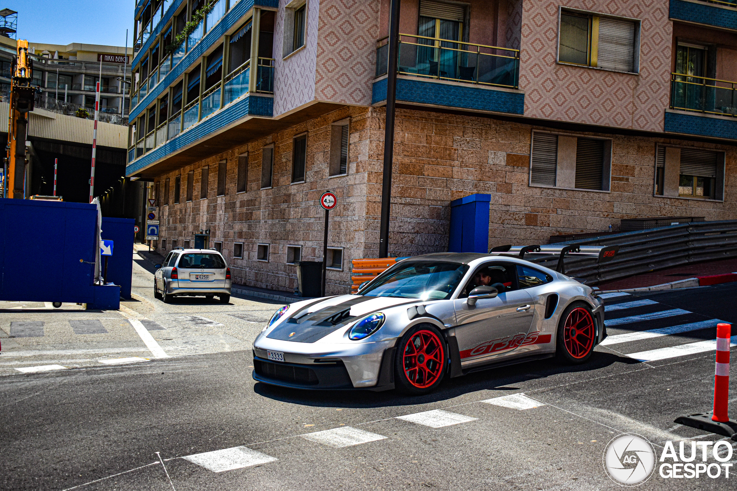 Porsche 992 GT3 RS Weissach Package