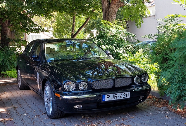 Jaguar XJR Portfolio