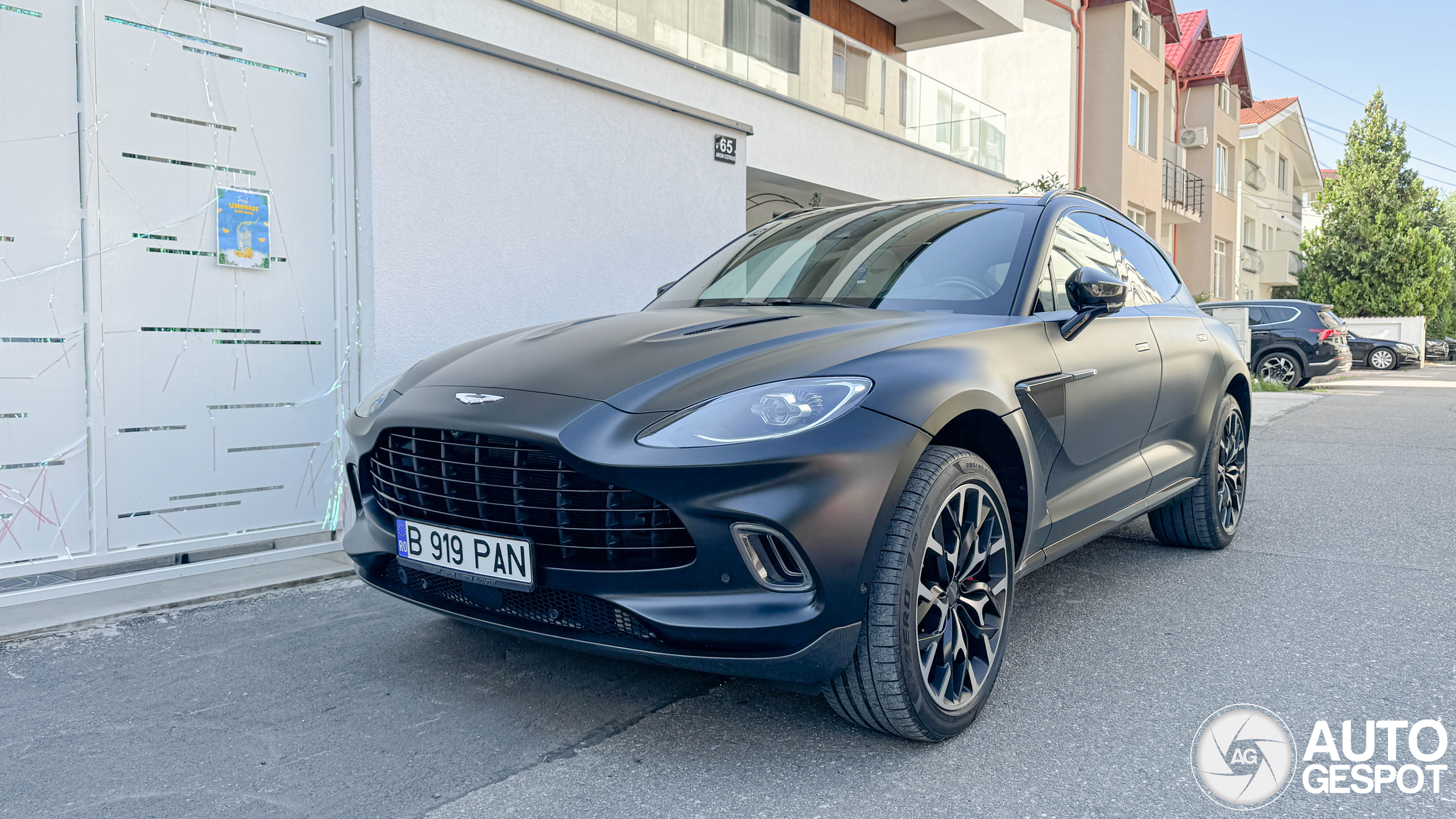 Aston Martin DBX