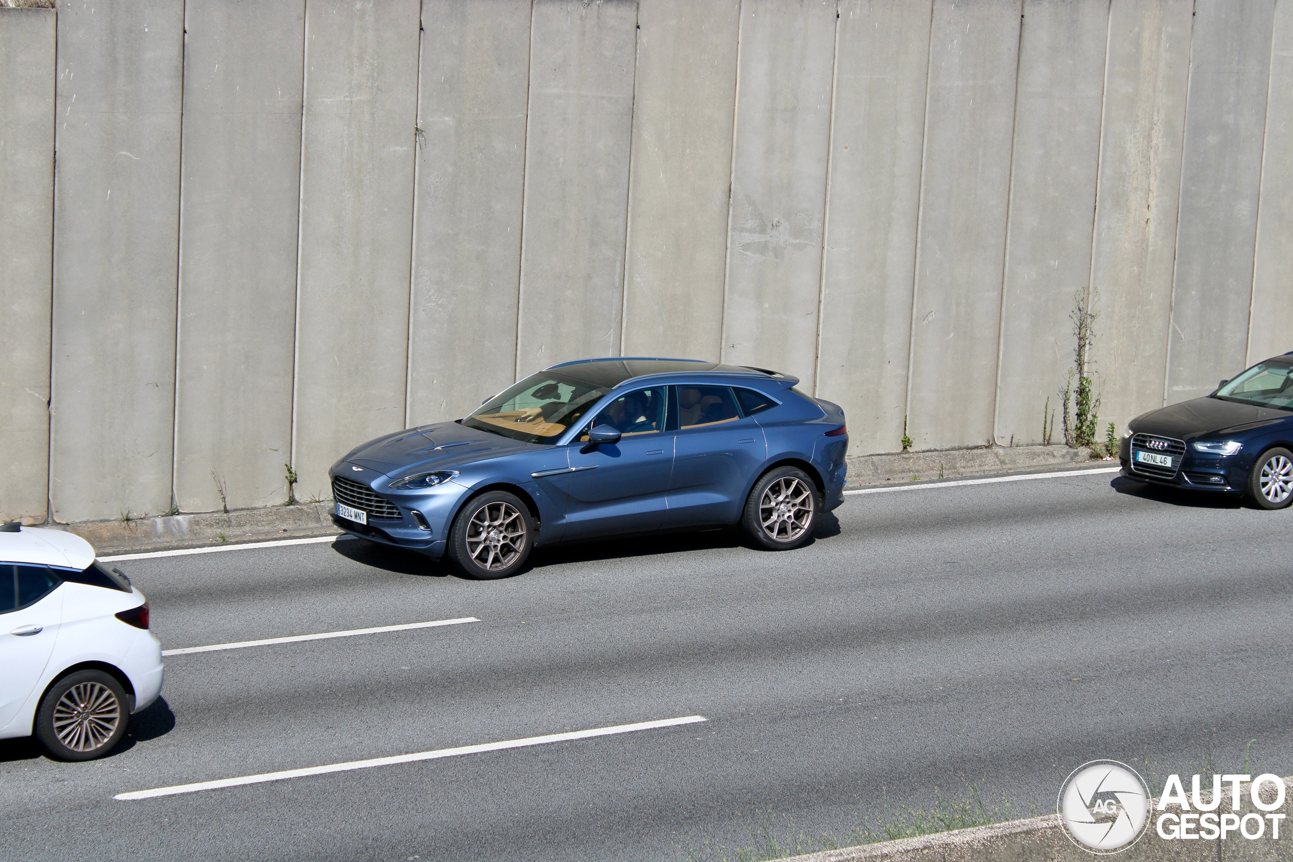 Aston Martin DBX