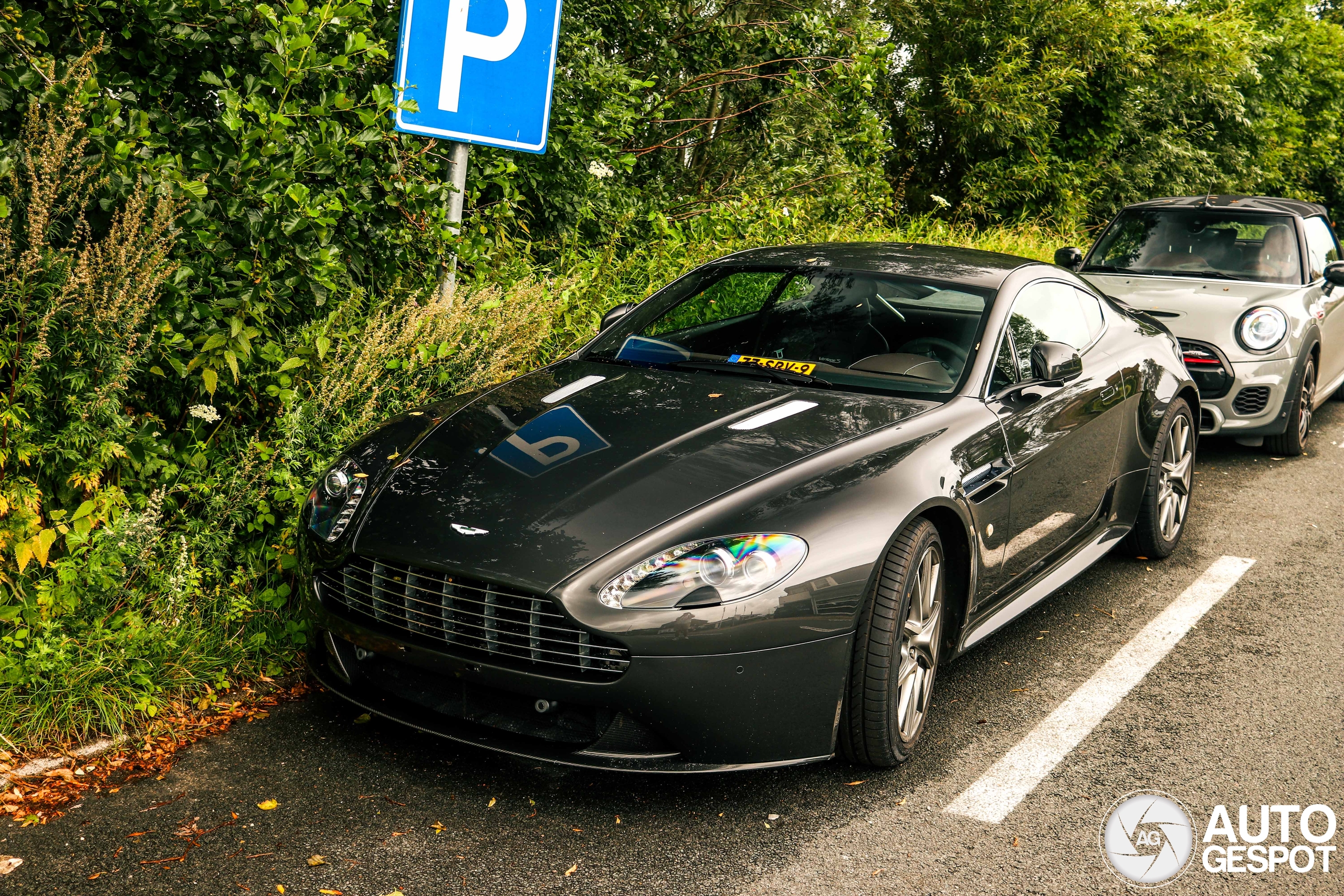 Aston Martin V8 Vantage S