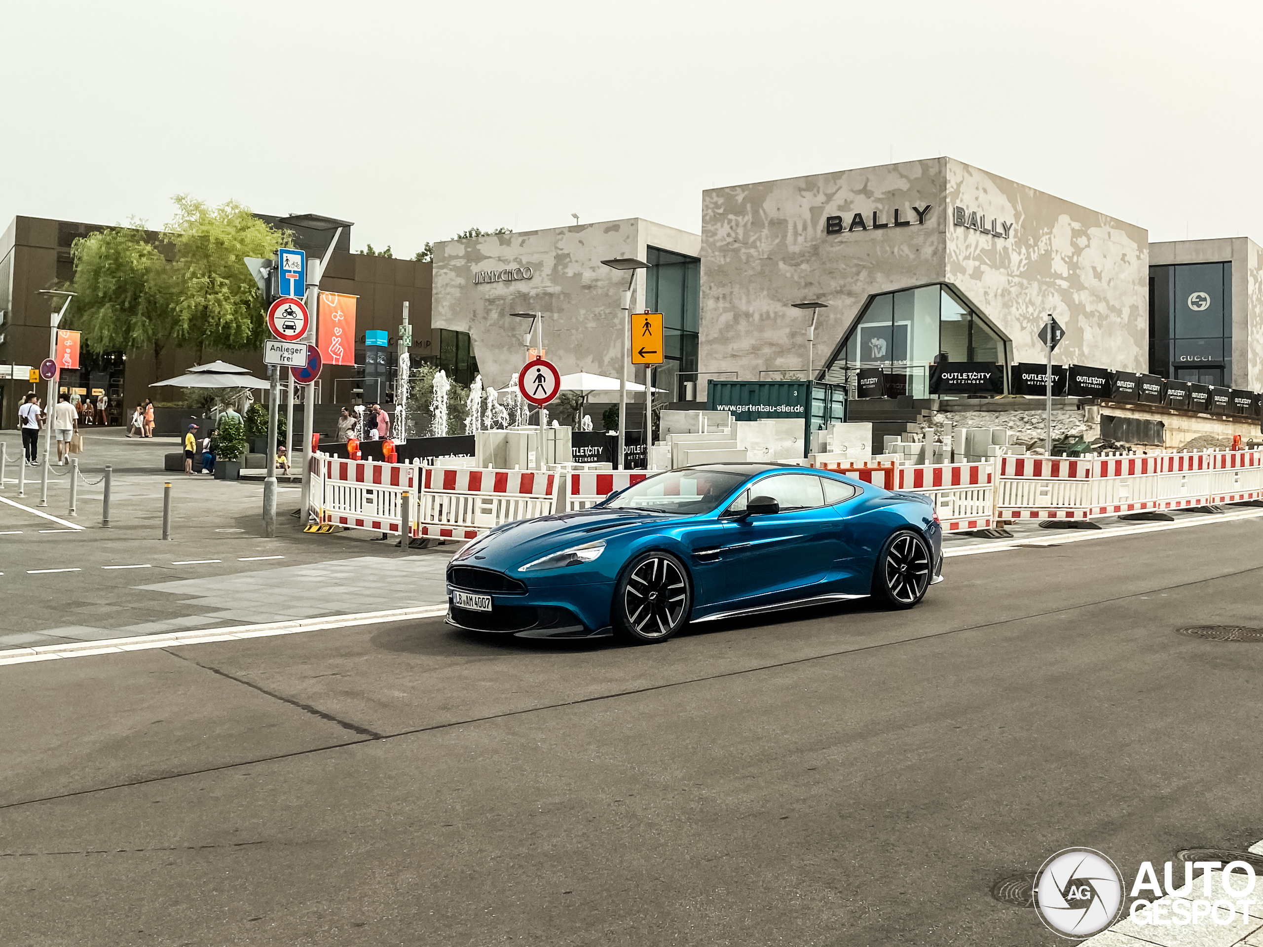 Aston Martin Vanquish S 2017