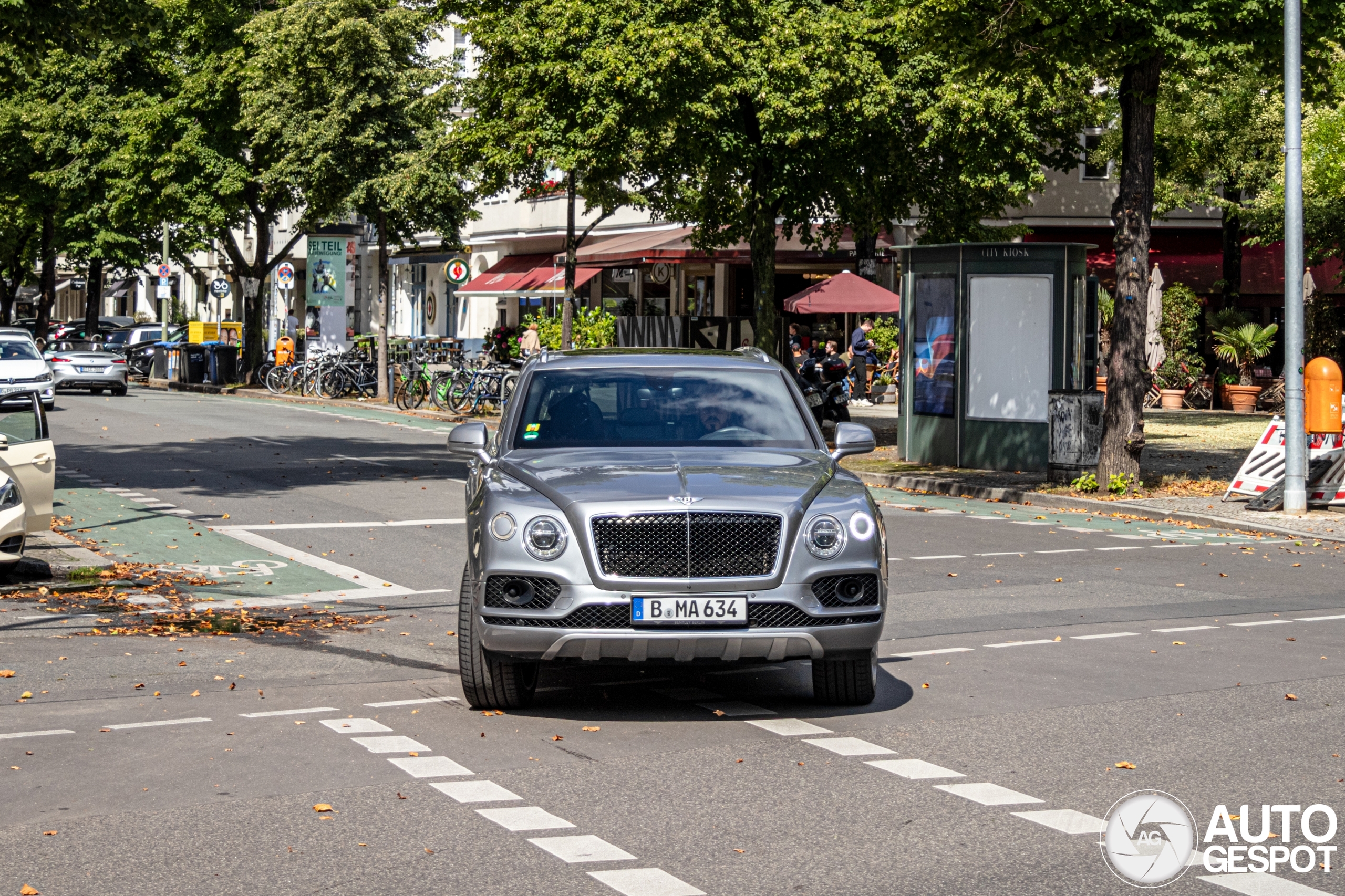 Bentley Bentayga V8