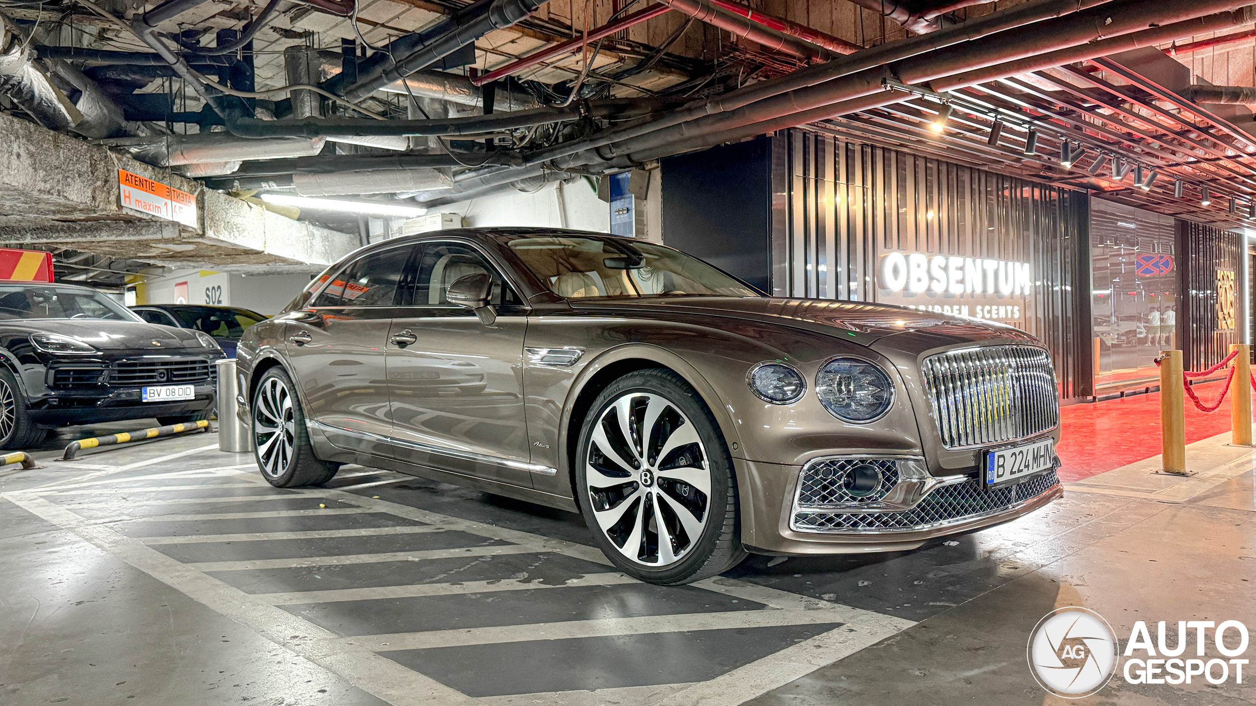 Bentley Flying Spur Hybrid Azure