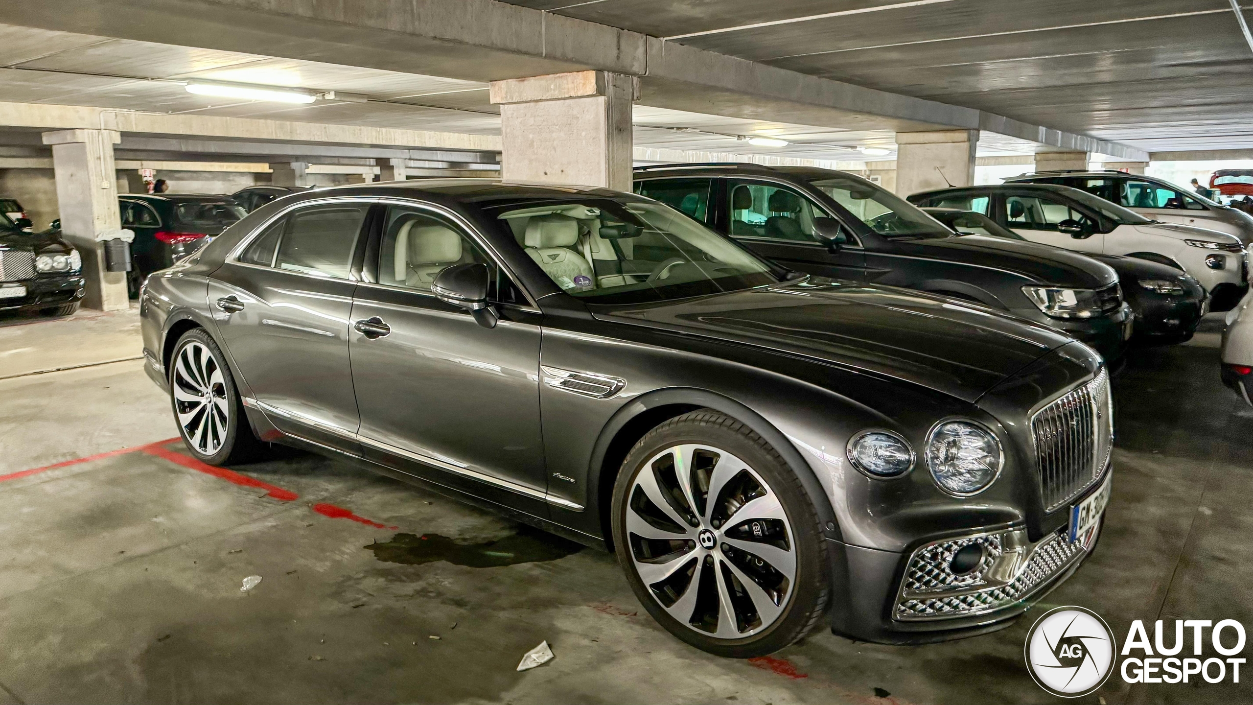 Bentley Flying Spur Hybrid Azure