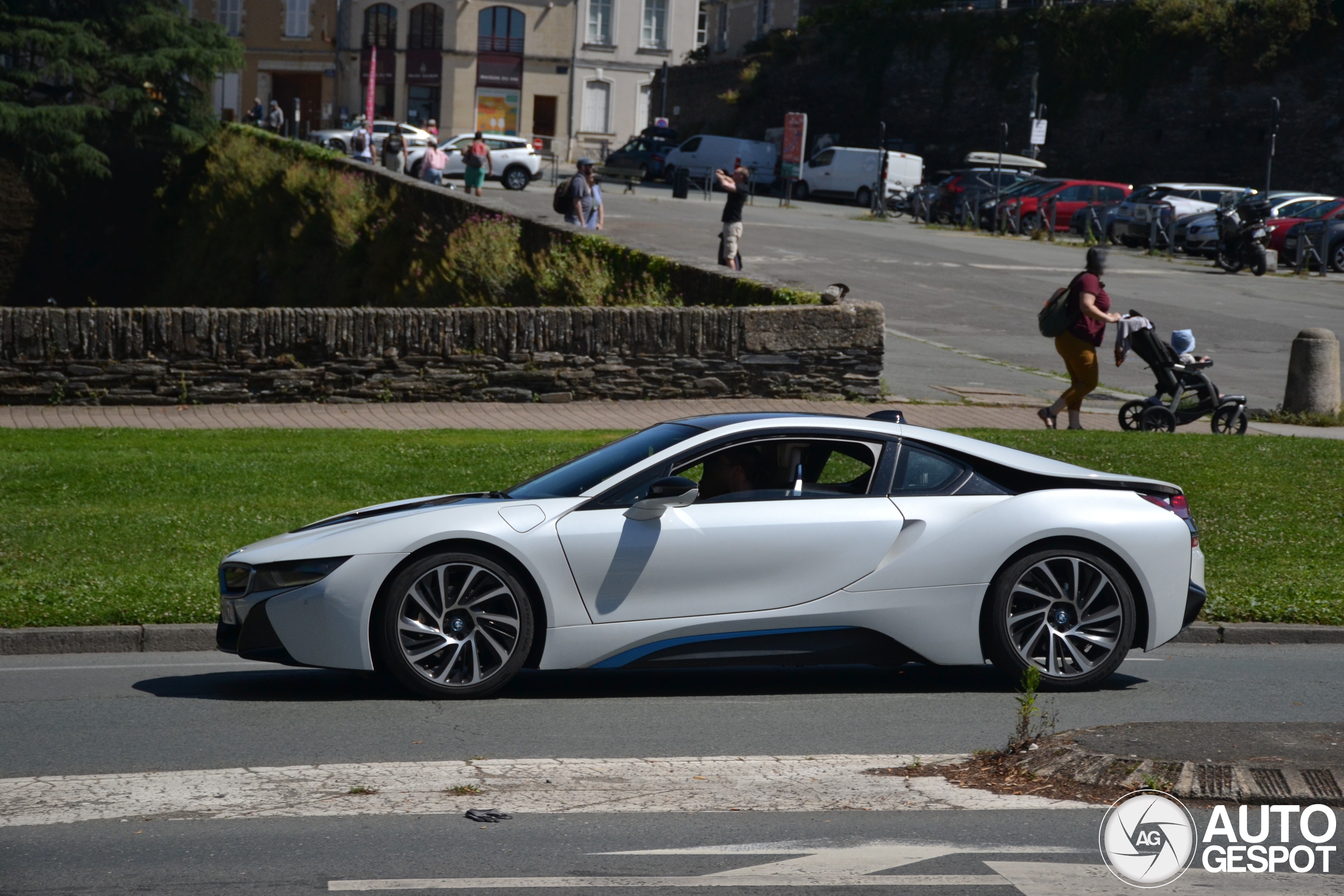 BMW i8