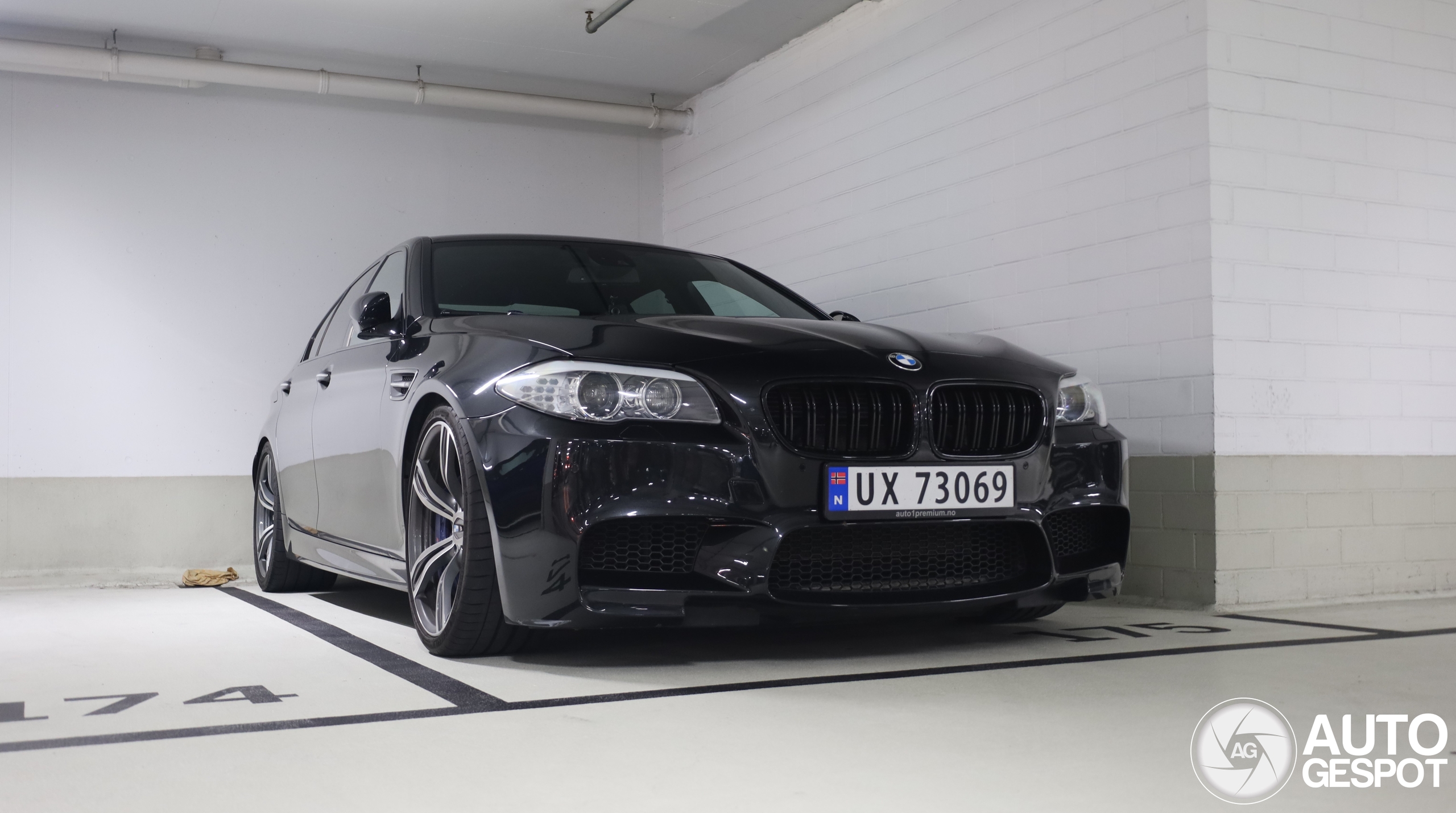 BMW M5 F10 2011