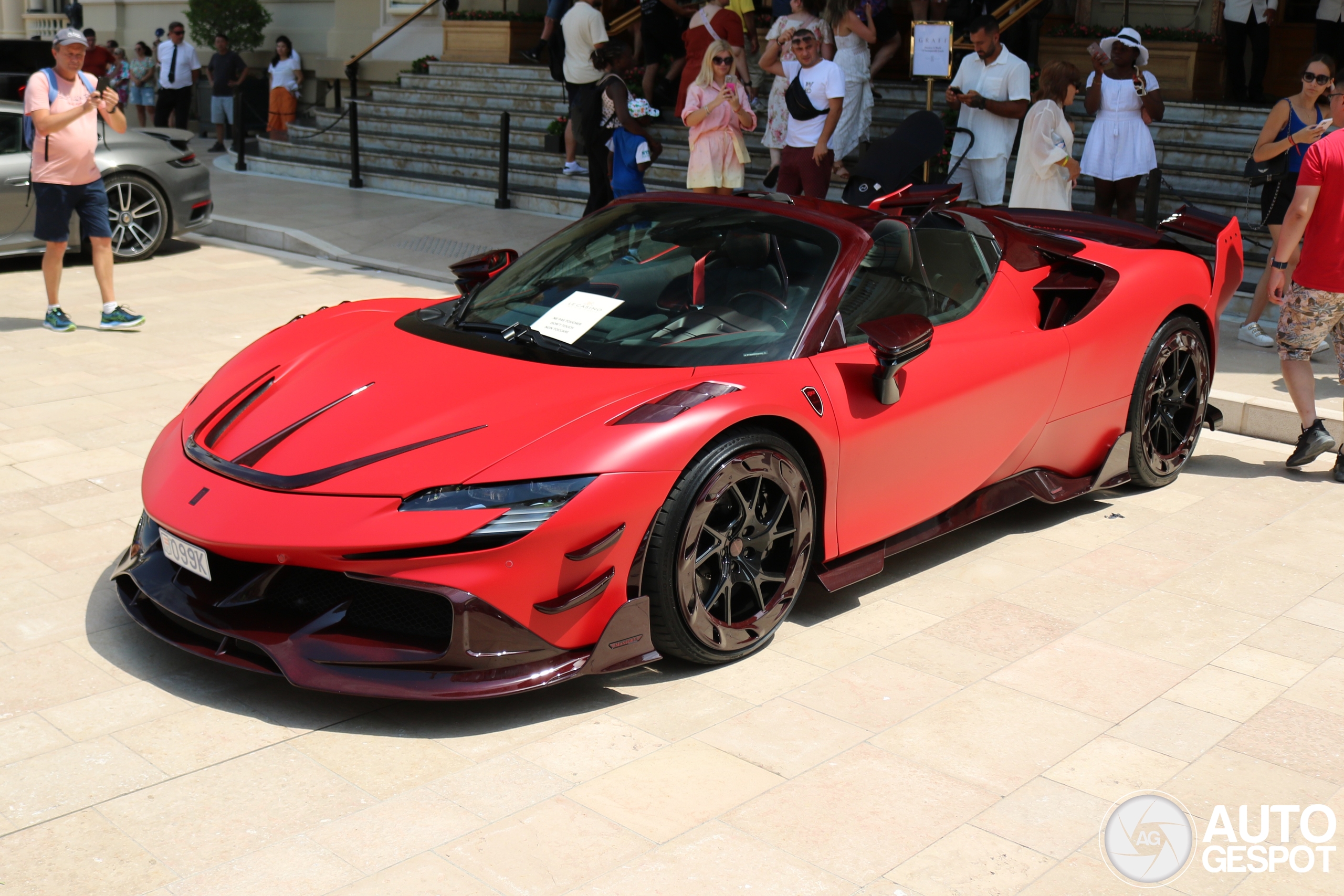 Ferrari SF90 Spider Mansory F9XX duikt op in Monaco