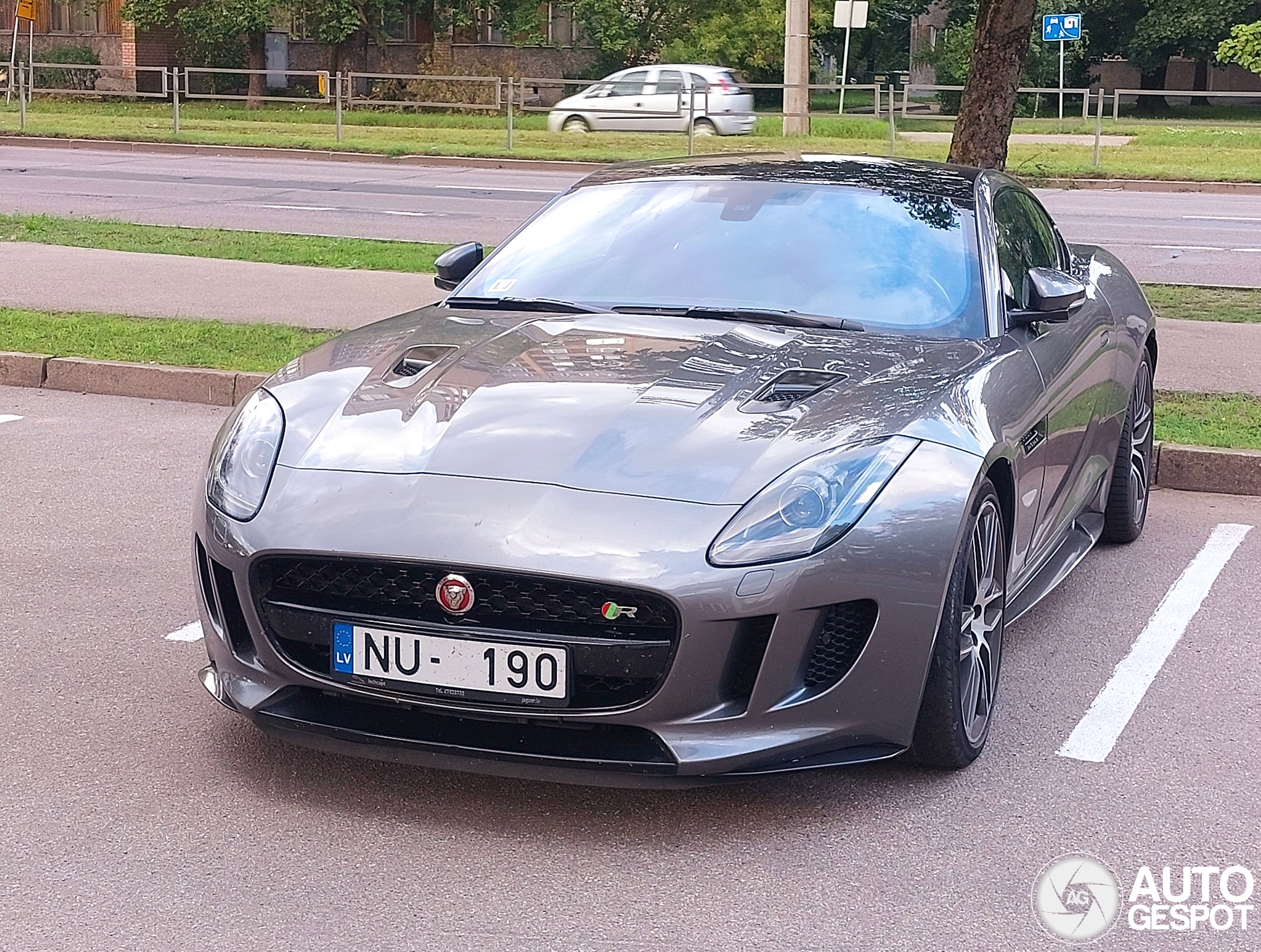 Jaguar F-TYPE R Coupé