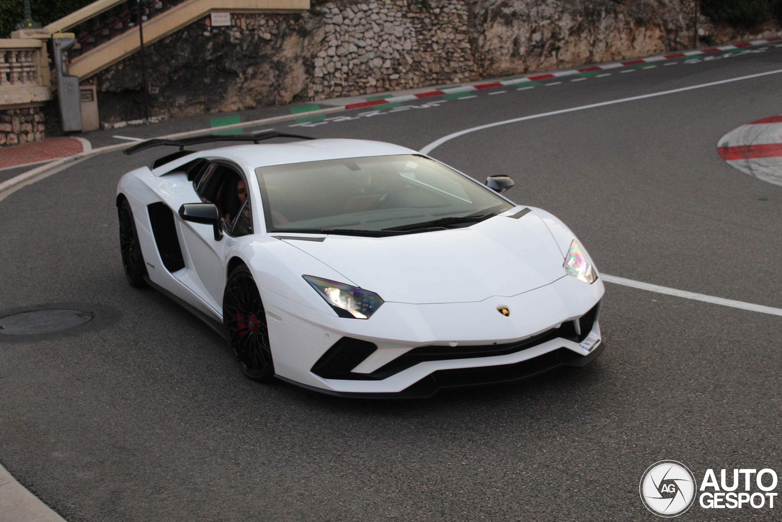 Lamborghini Aventador S LP740-4