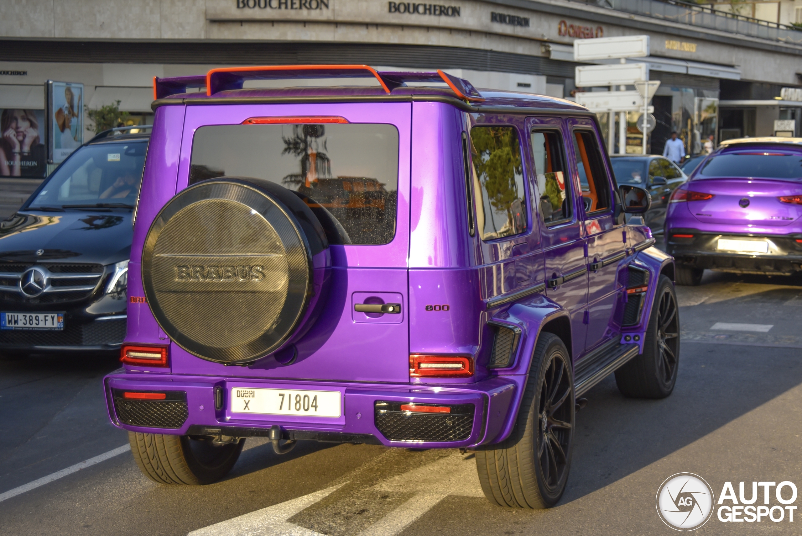 Het is de zomer van de paarse tuner SUV's