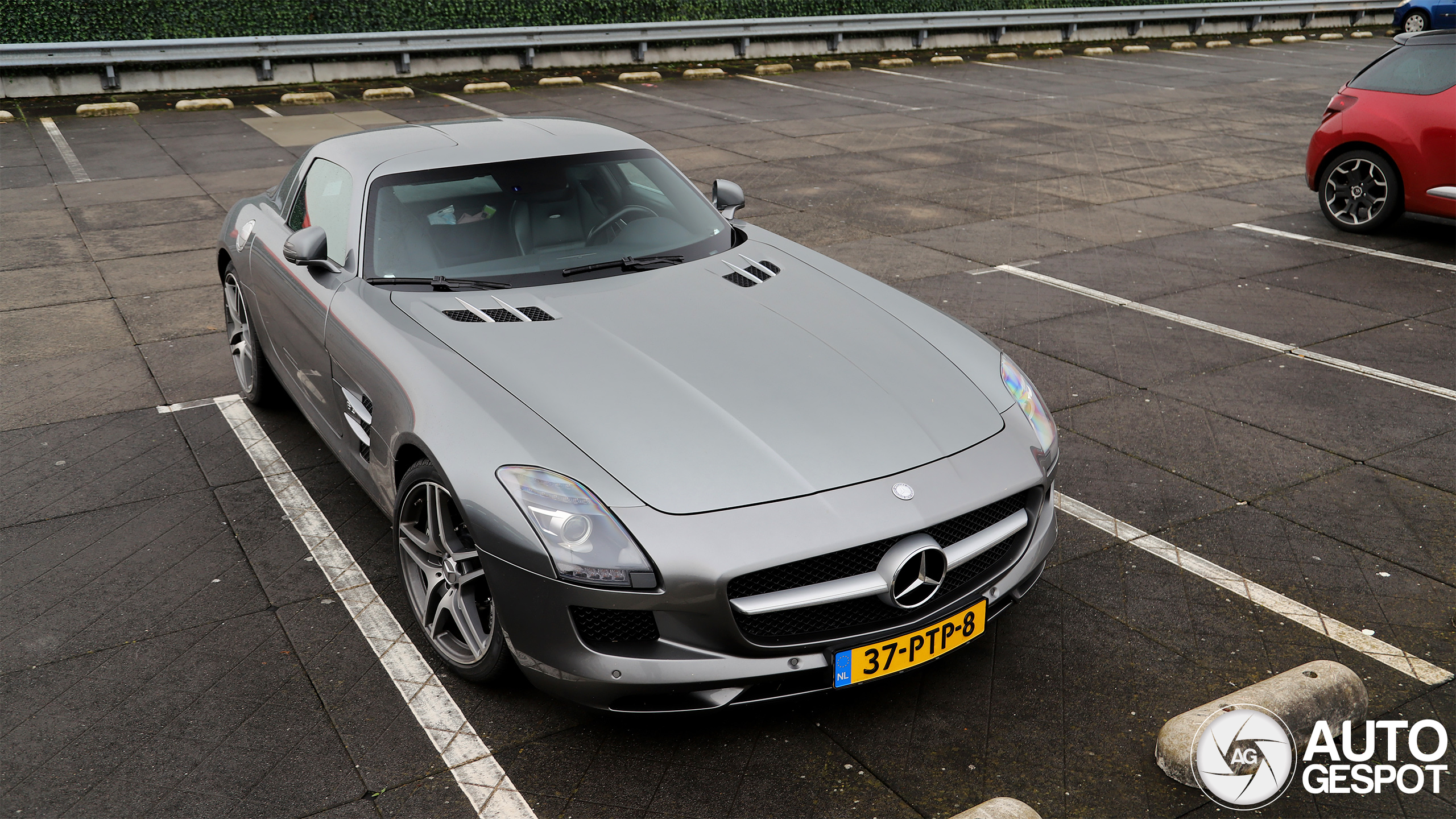 Mercedes-Benz SLS AMG