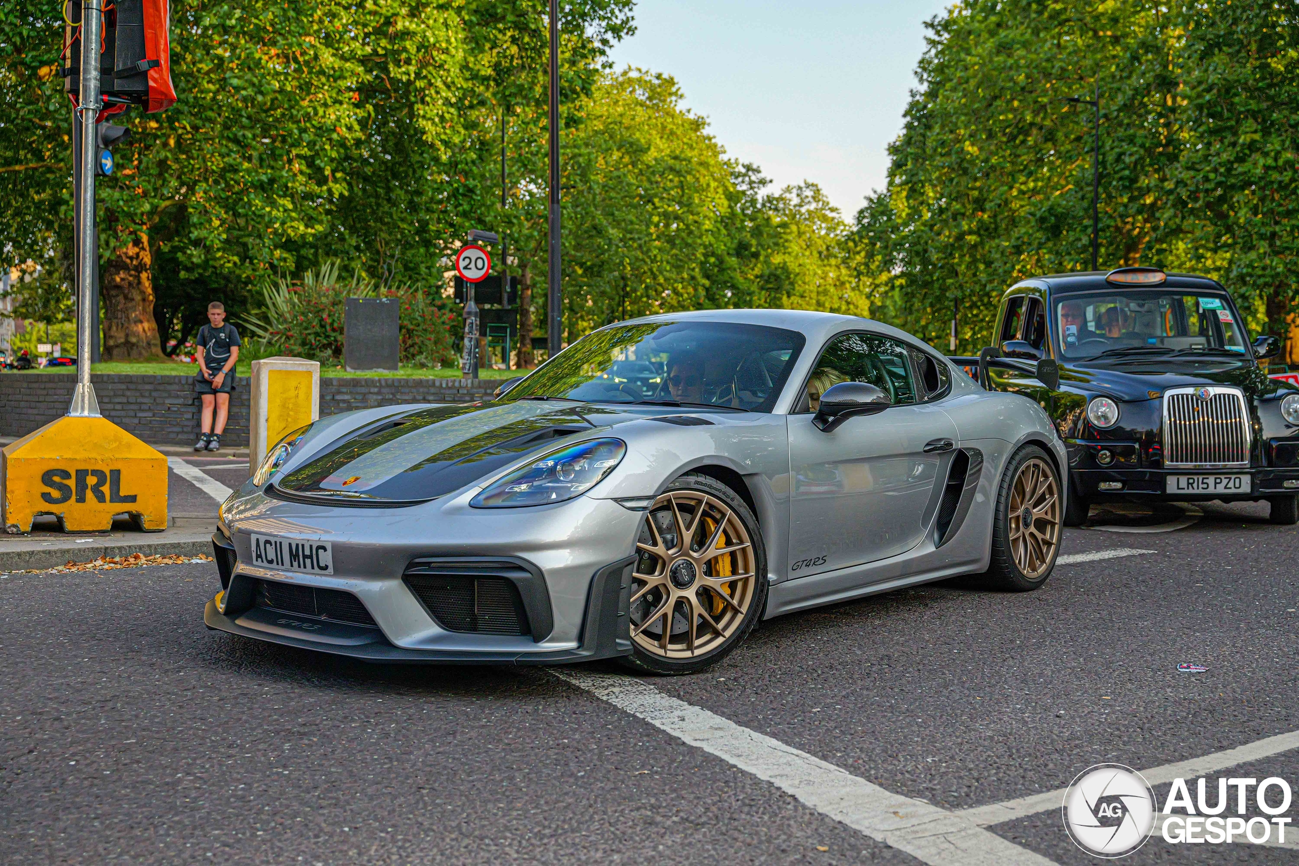 Porsche 718 Cayman GT4 RS Weissach Package