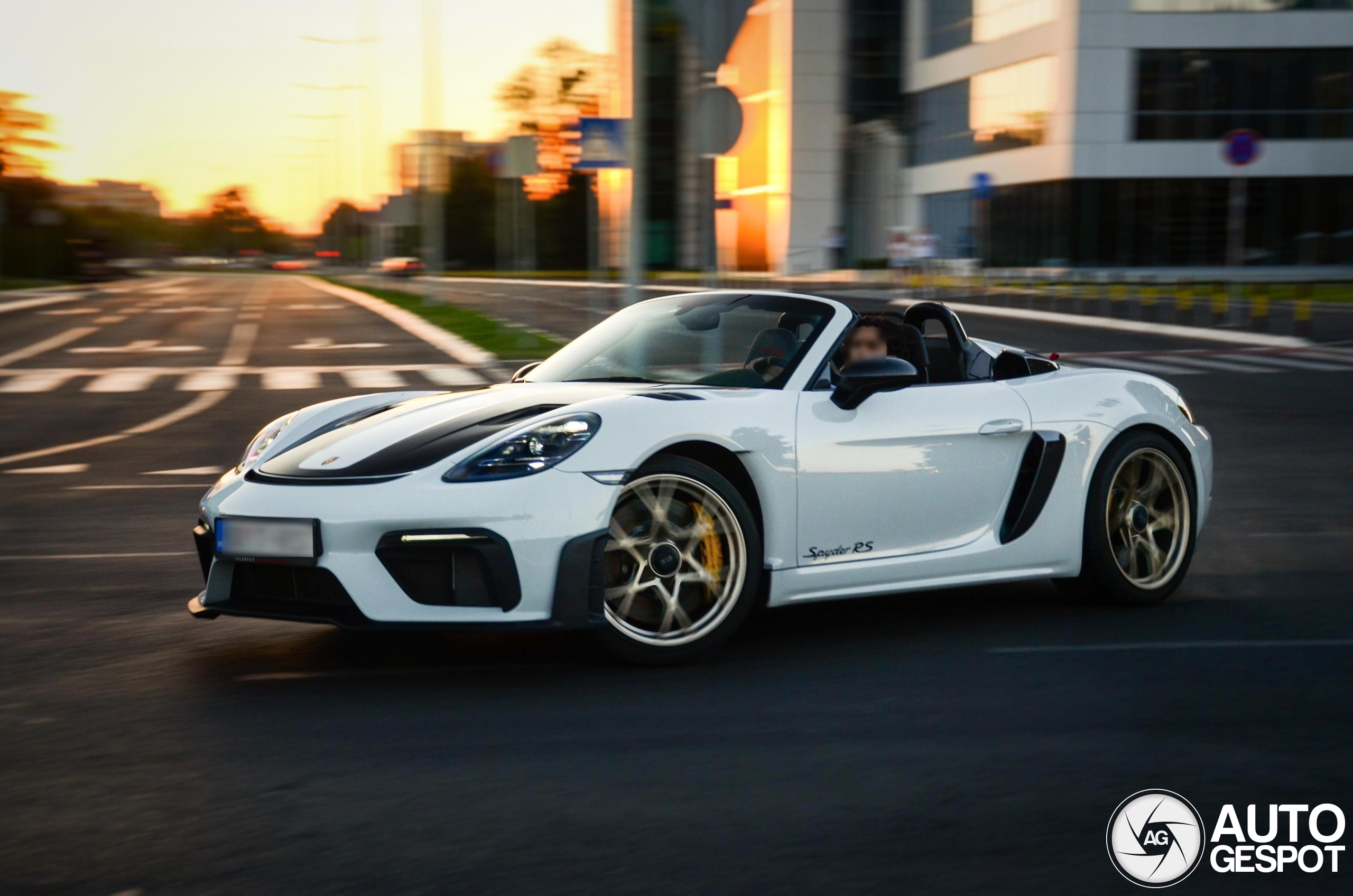 Porsche 718 Spyder RS Weissach Package