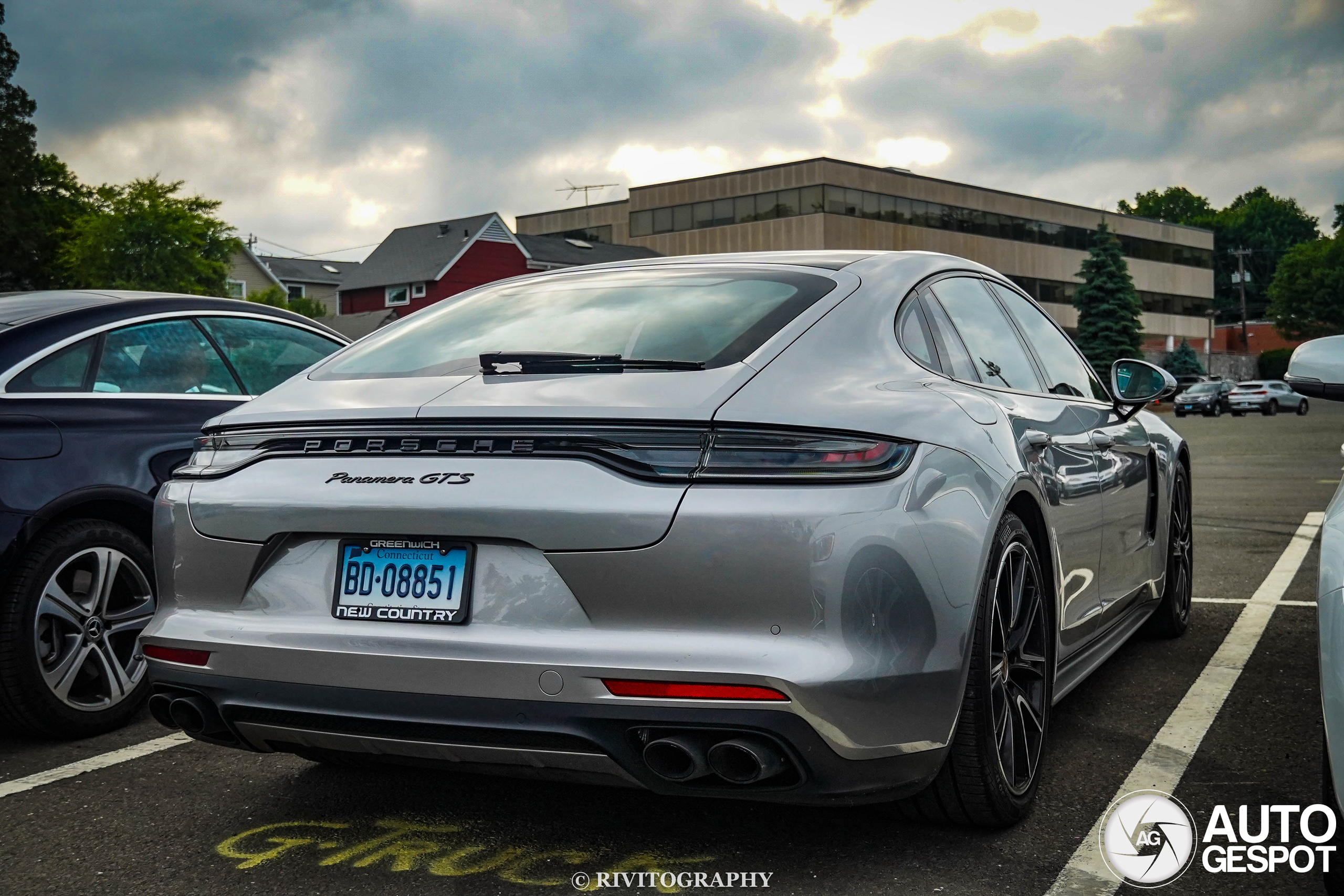 Porsche 971 Panamera GTS MkI