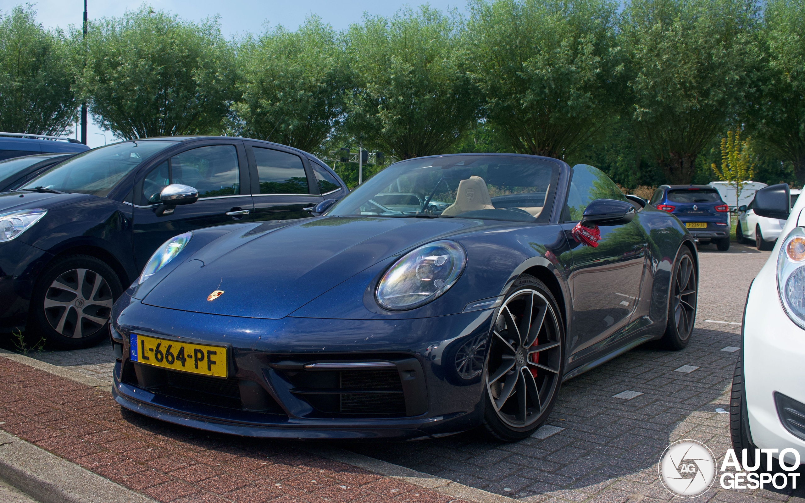 Porsche 992 Carrera 4S Cabriolet