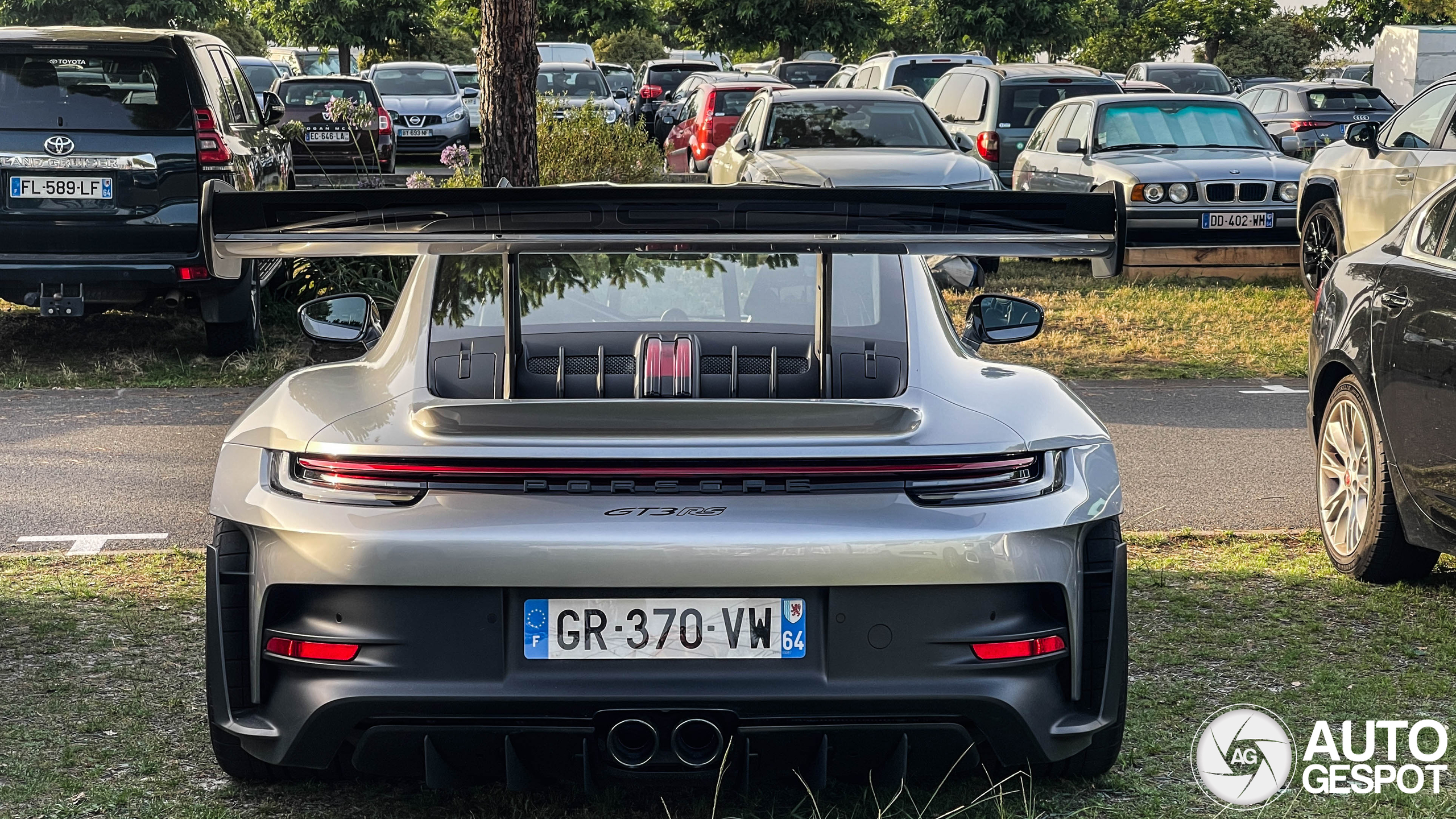 Porsche 992 GT3 RS Weissach Package