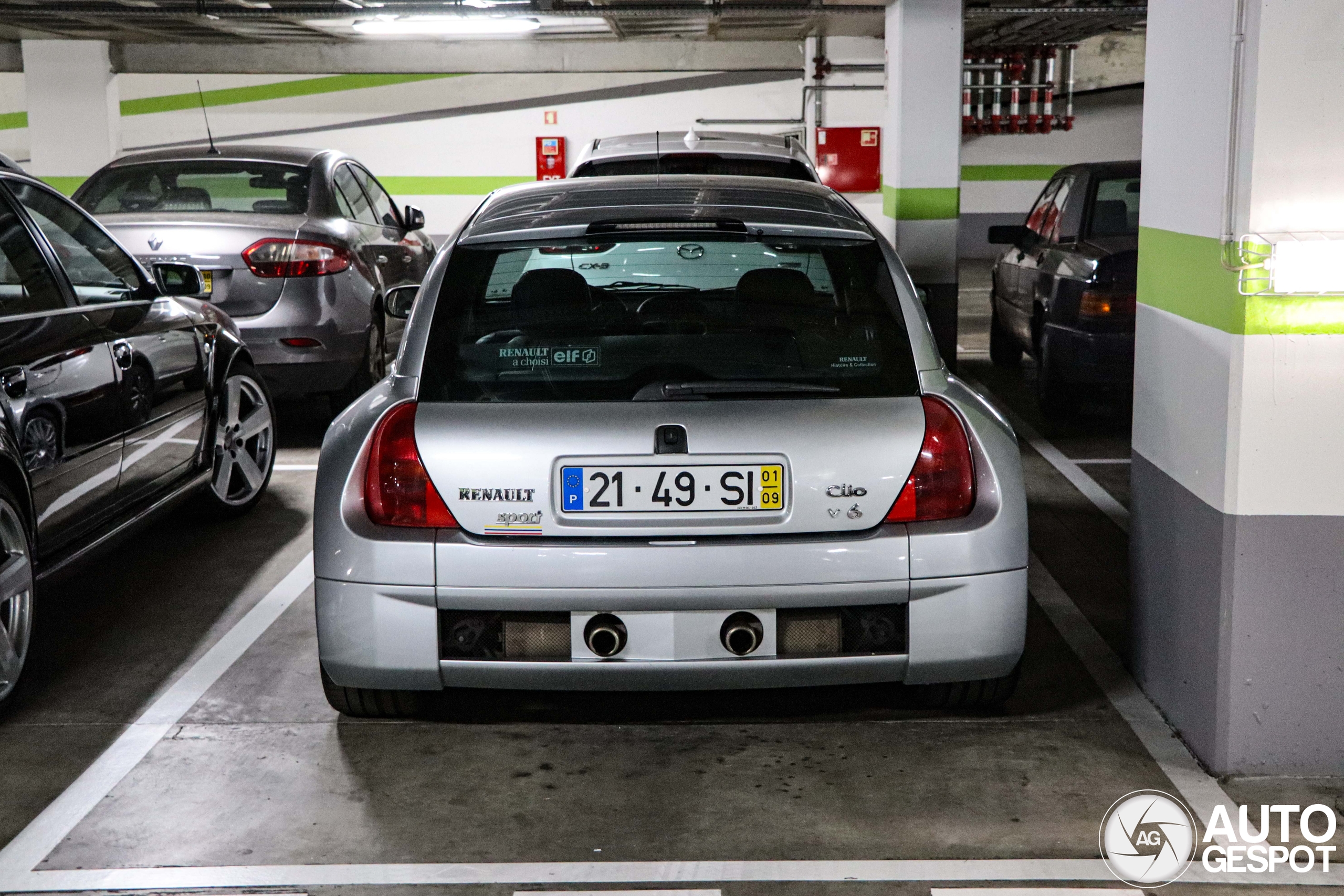 Renault Clio V6