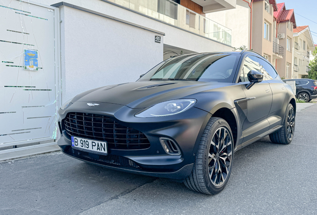 Aston Martin DBX