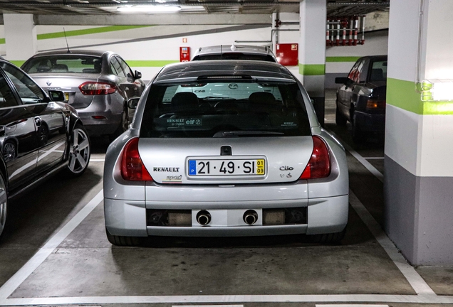 Renault Clio V6