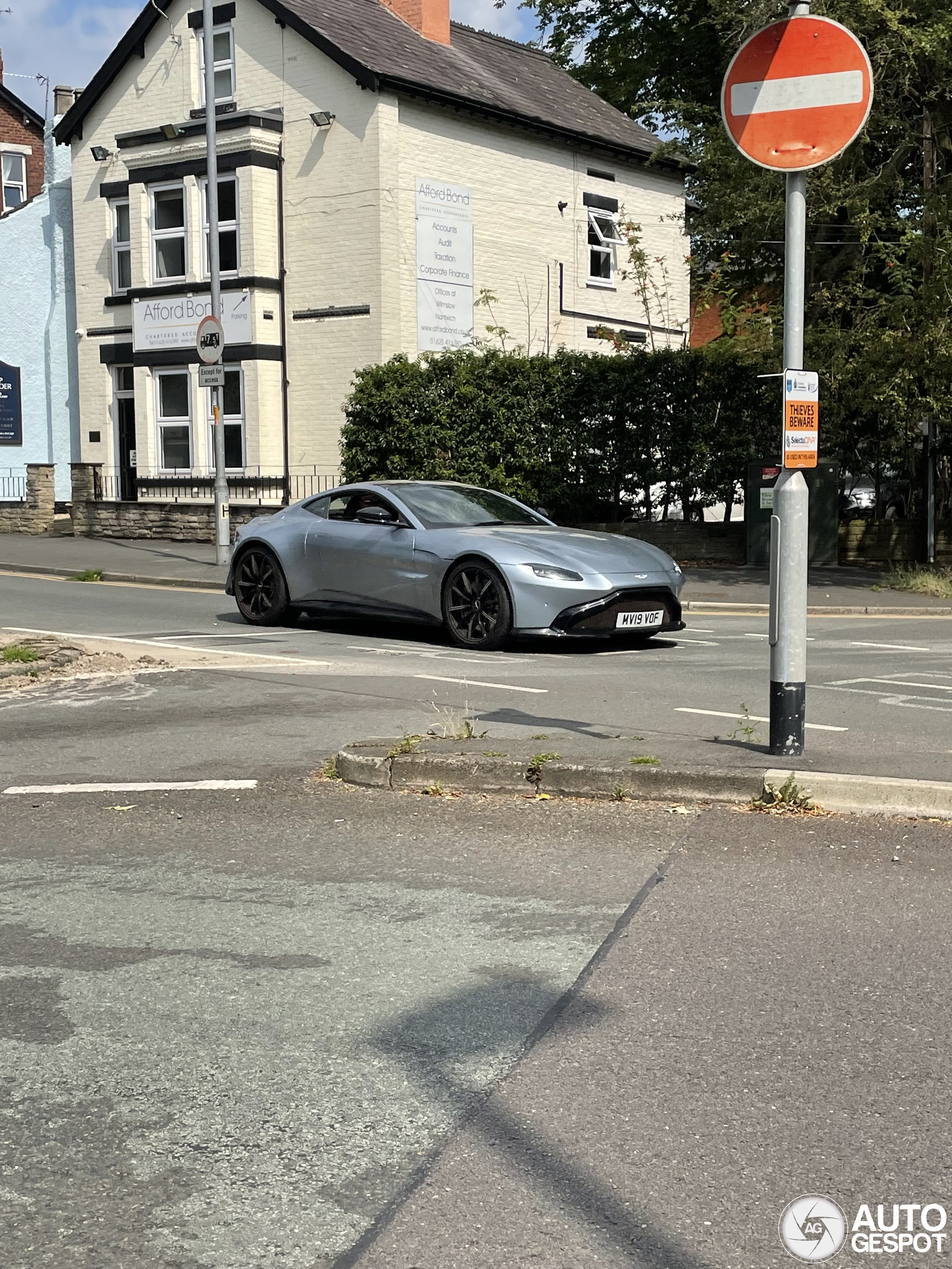 Aston Martin V8 Vantage 2018