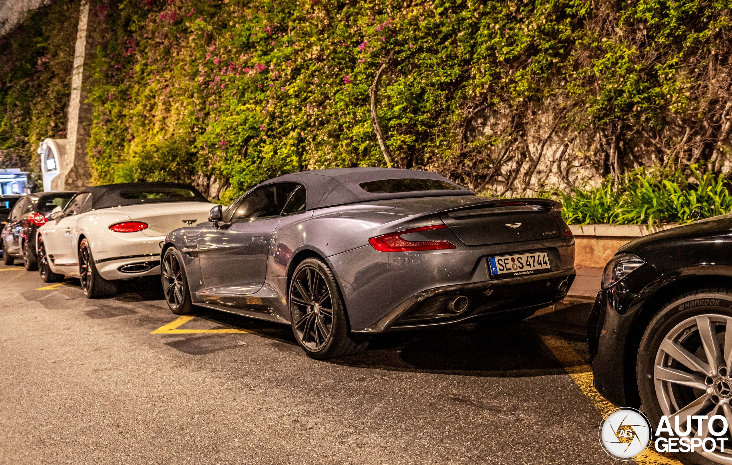 Aston Martin Vanquish Volante