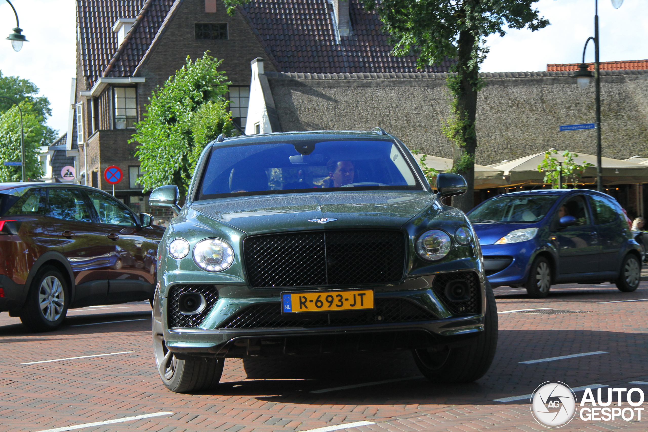 Bentley Bentayga Hybrid 2021