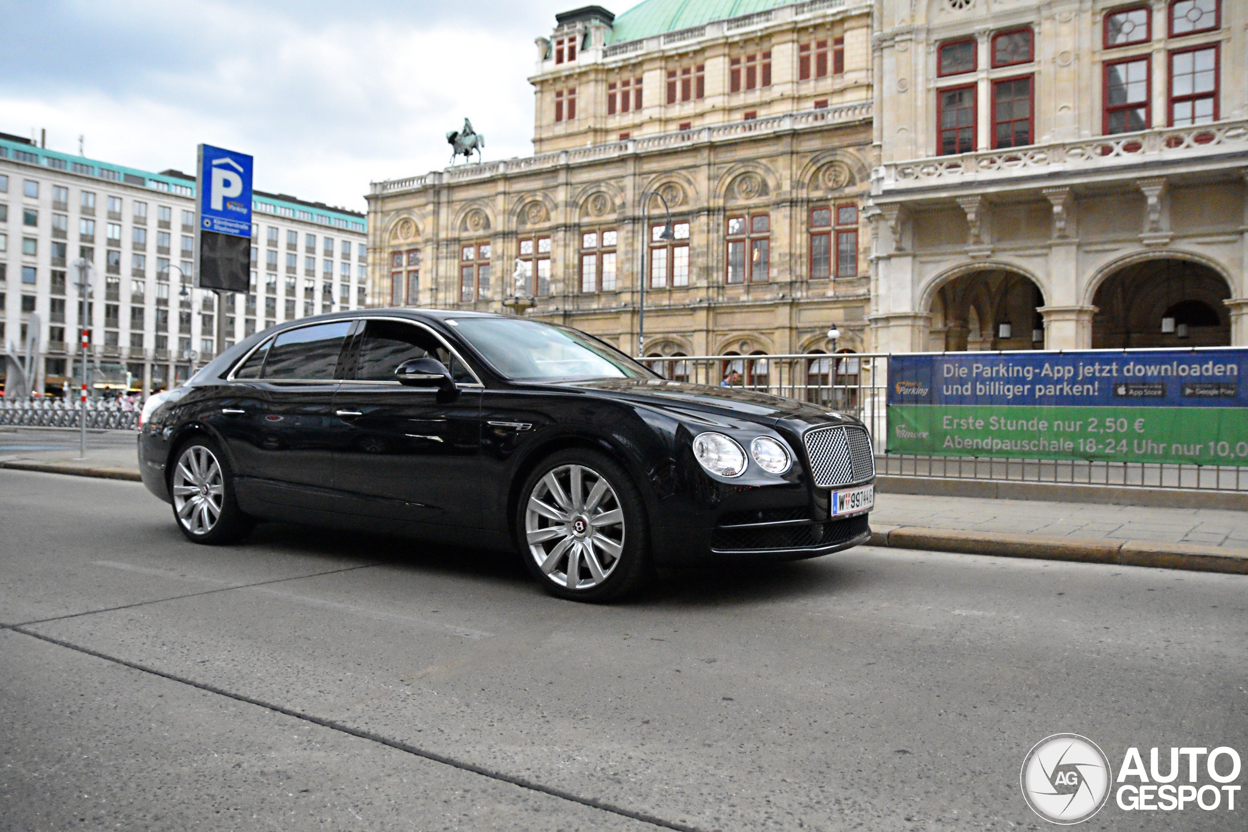 Bentley Flying Spur V8