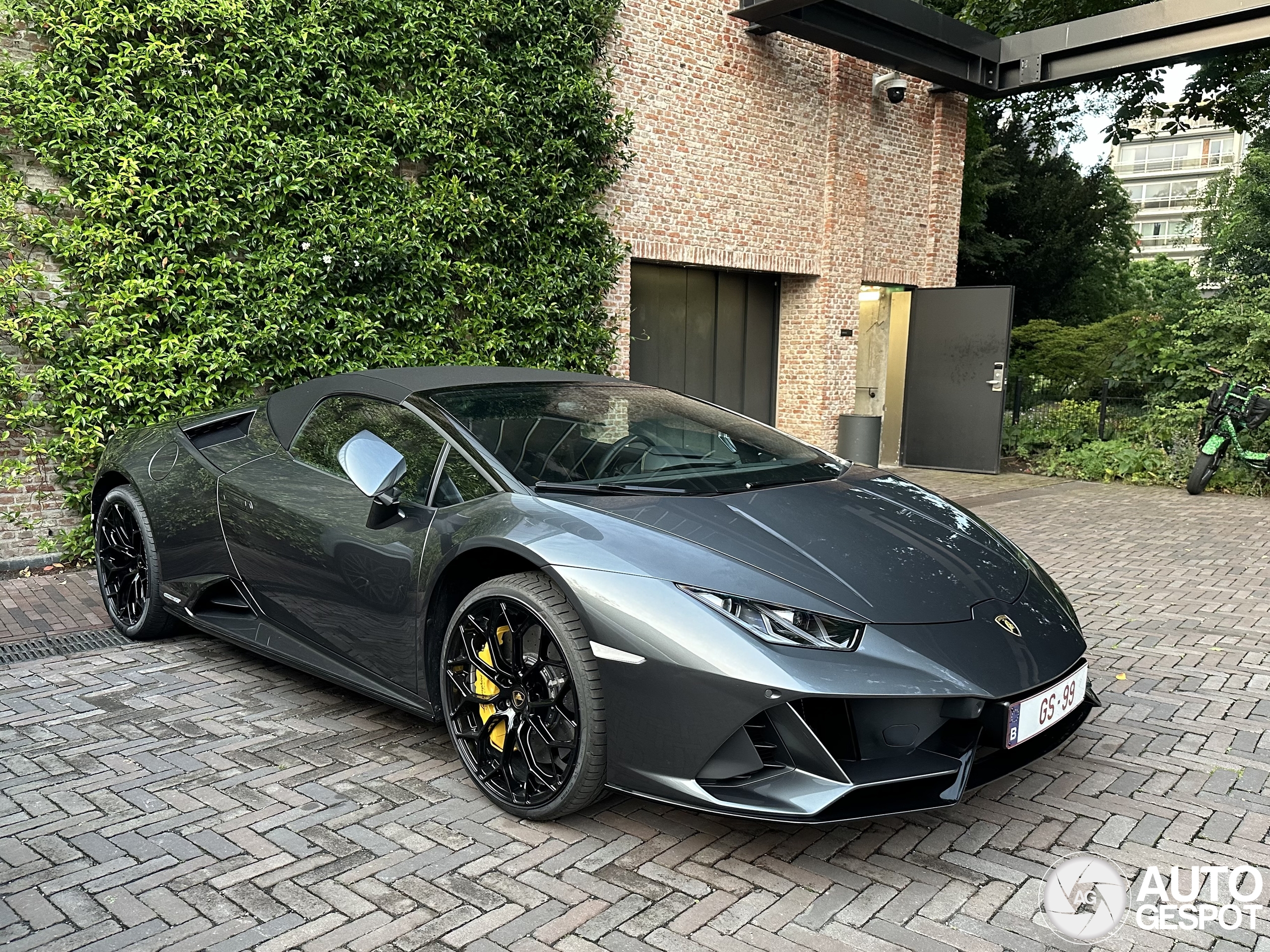 Lamborghini Huracán LP640-4 EVO Spyder