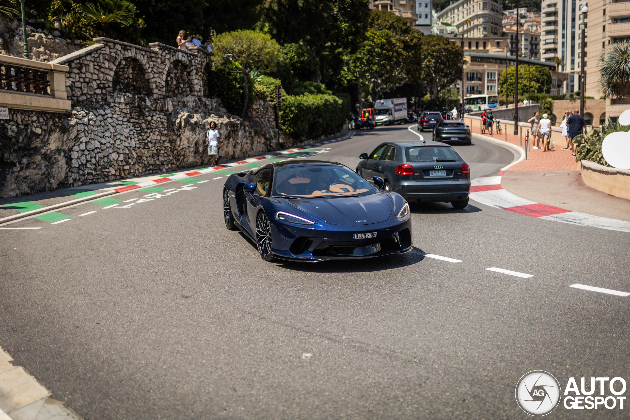 McLaren GT