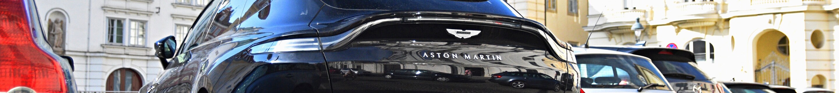 Aston Martin DBX