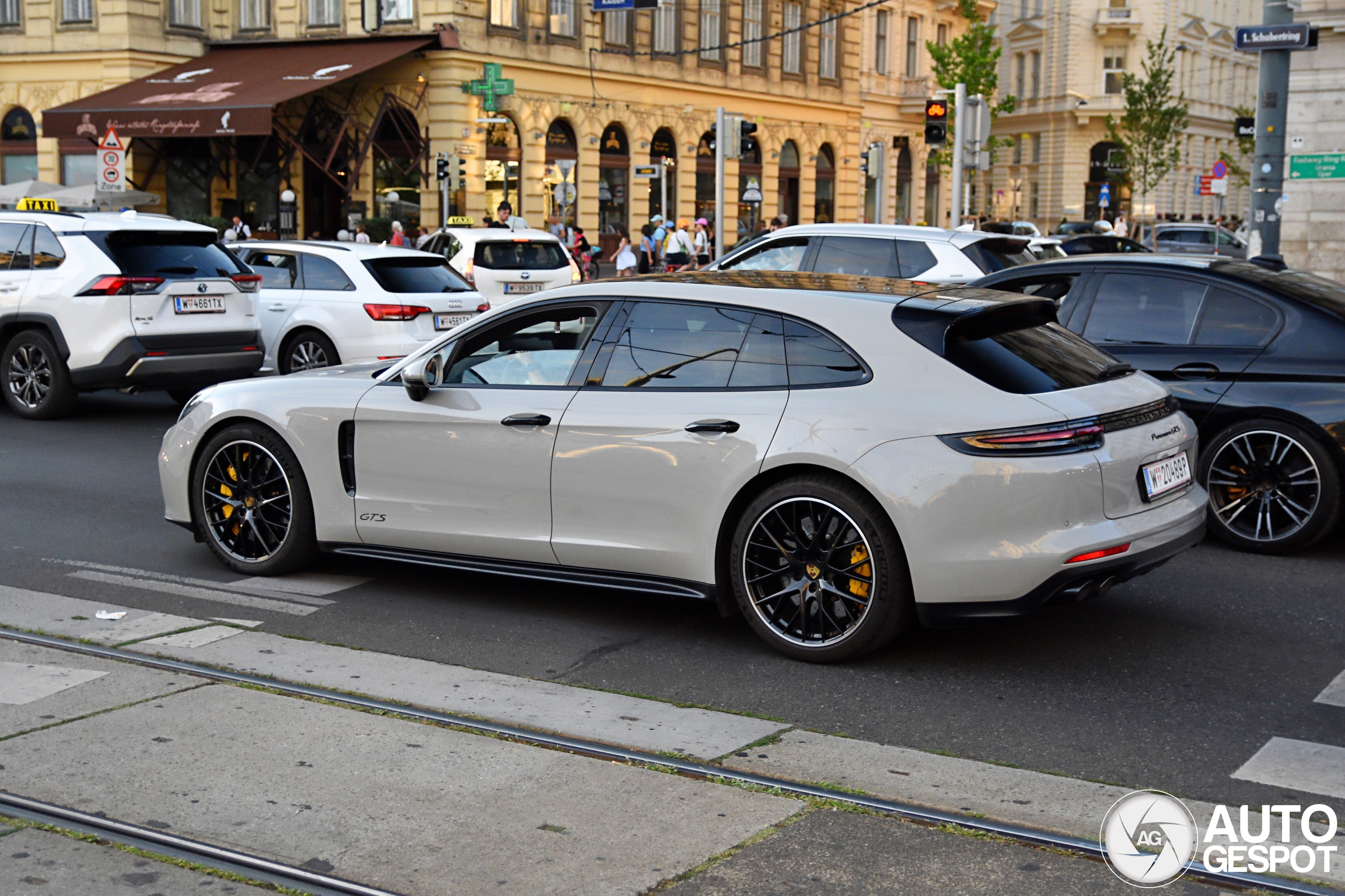 Porsche 971 Panamera GTS Sport Turismo