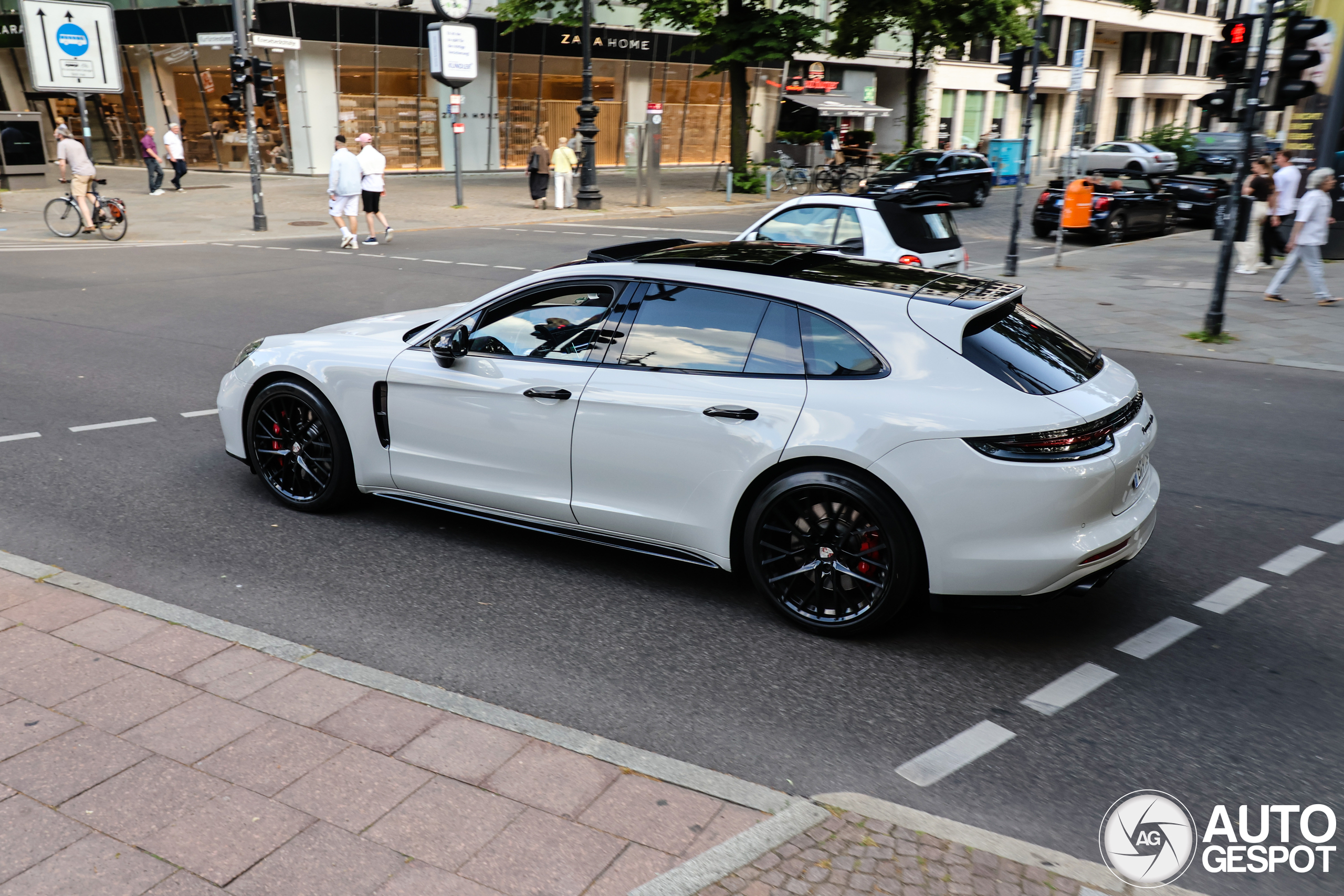 Porsche 971 Panamera Turbo Sport Turismo