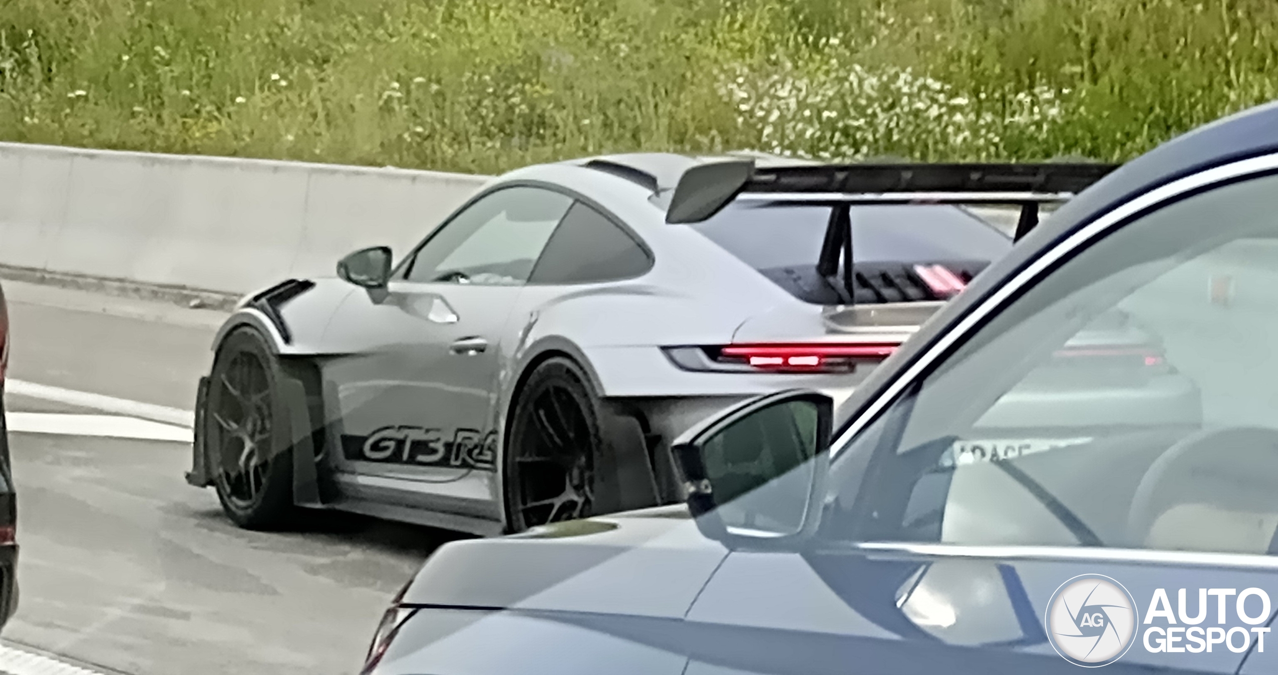 Porsche 992 GT3 RS Weissach Package