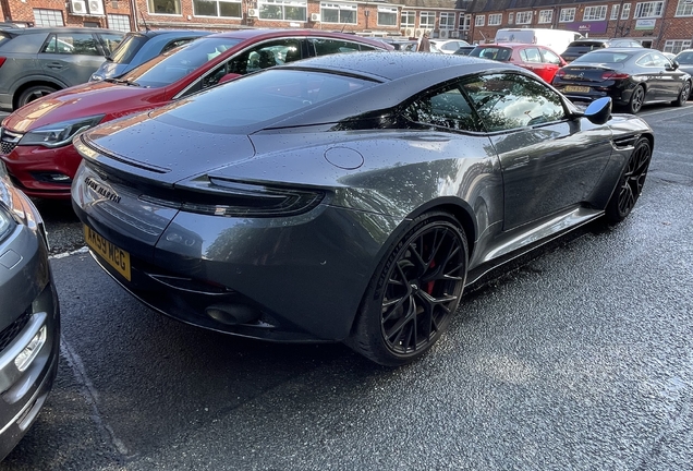 Aston Martin DB12