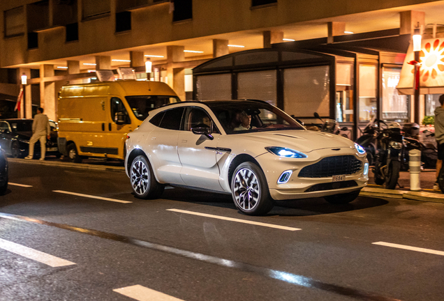 Aston Martin DBX