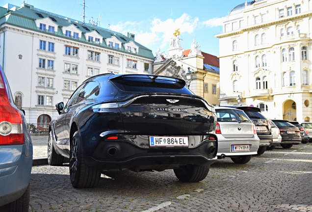 Aston Martin DBX