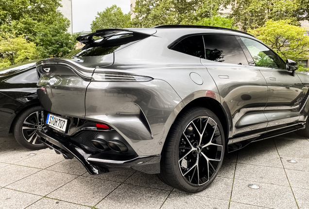 Aston Martin DBX707