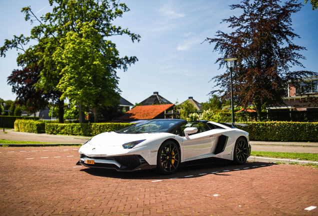 Lamborghini Aventador LP700-4 Roadster