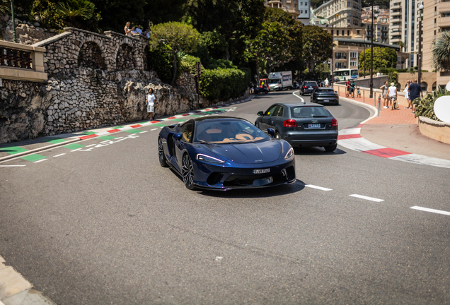 McLaren GT