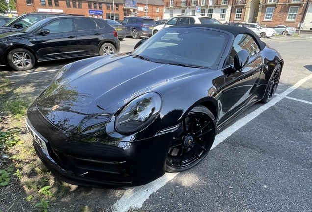 Porsche 992 Carrera 4 GTS Cabriolet