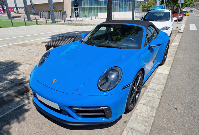 Porsche 992 Carrera 4 GTS Cabriolet